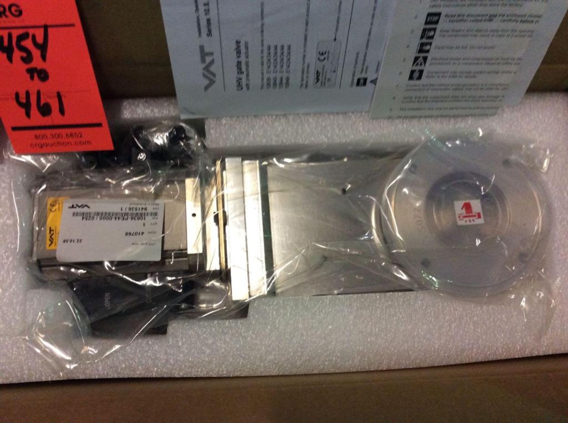 Lot of (4) VAT 2 1/2" stainless steel gate valves, mn 10836-PE44-0005 (NEW IN BOXES) - Image 2 of 5