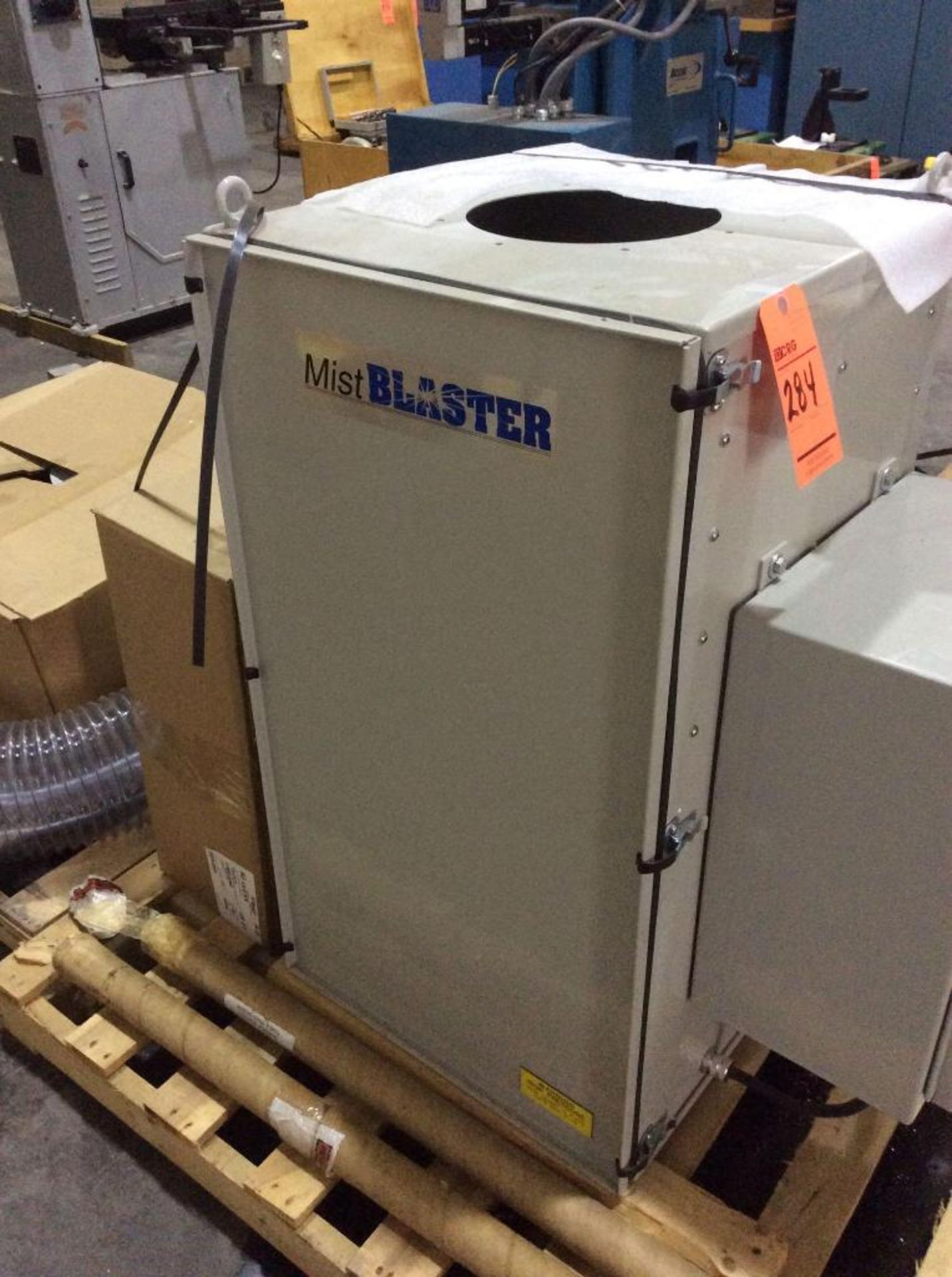 Chipblaster high pressure collector, mn MISTBLASTER with clear flex hose (NEW ON SKID) - Image 3 of 4