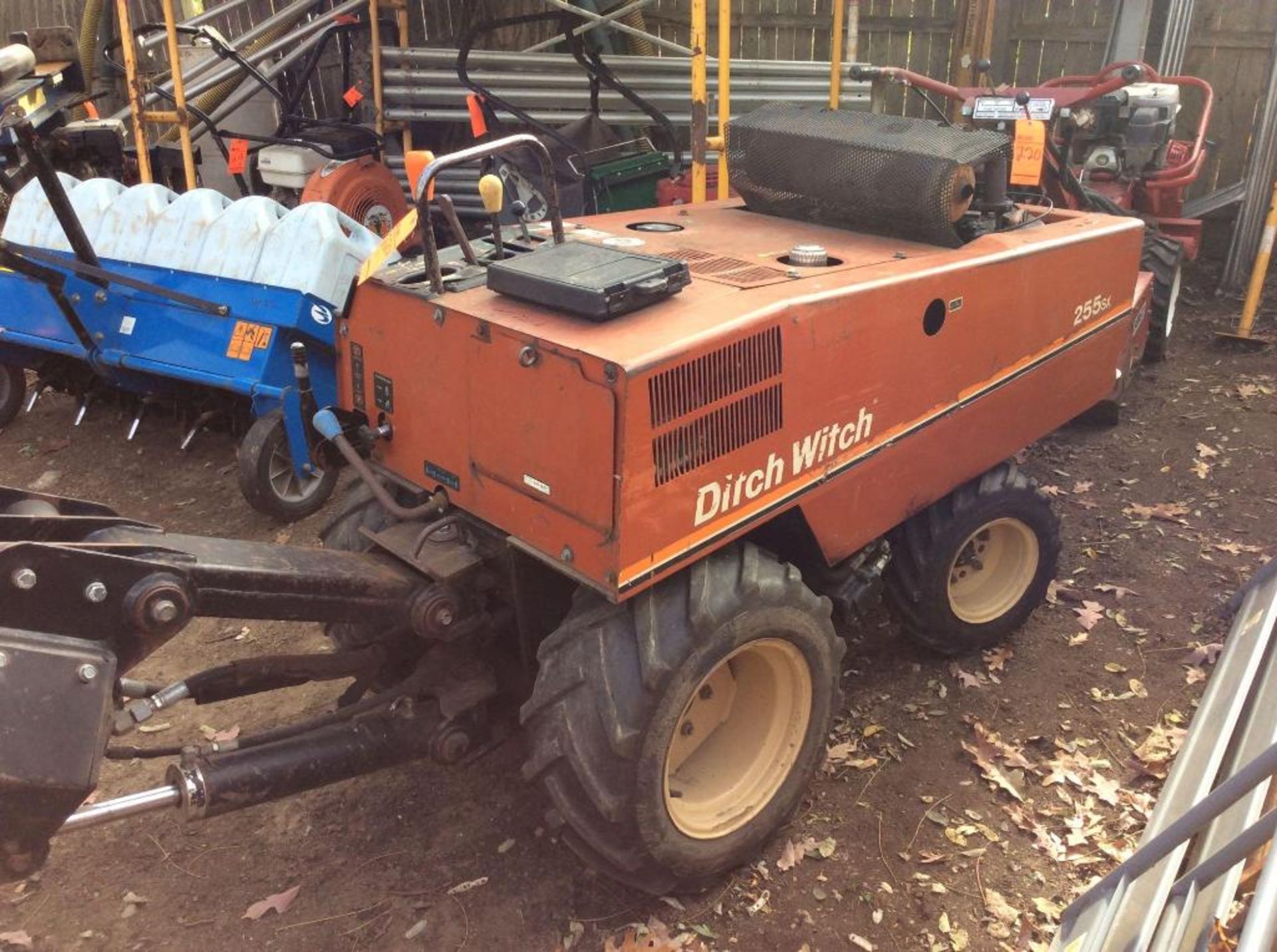 Ditch Witch m/n 255sx ditch/trench digger, 2-cylinder engine, reading 215 hours - Image 2 of 2