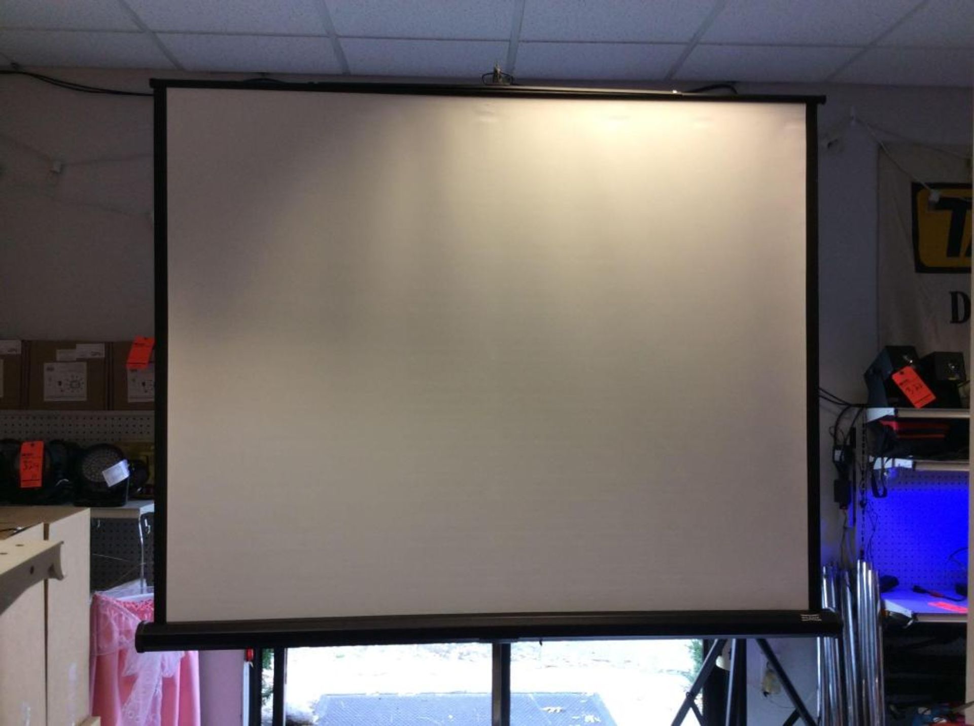 2200 lumens Epson projector with 70 inch tripod projector screen - Bild 4 aus 4