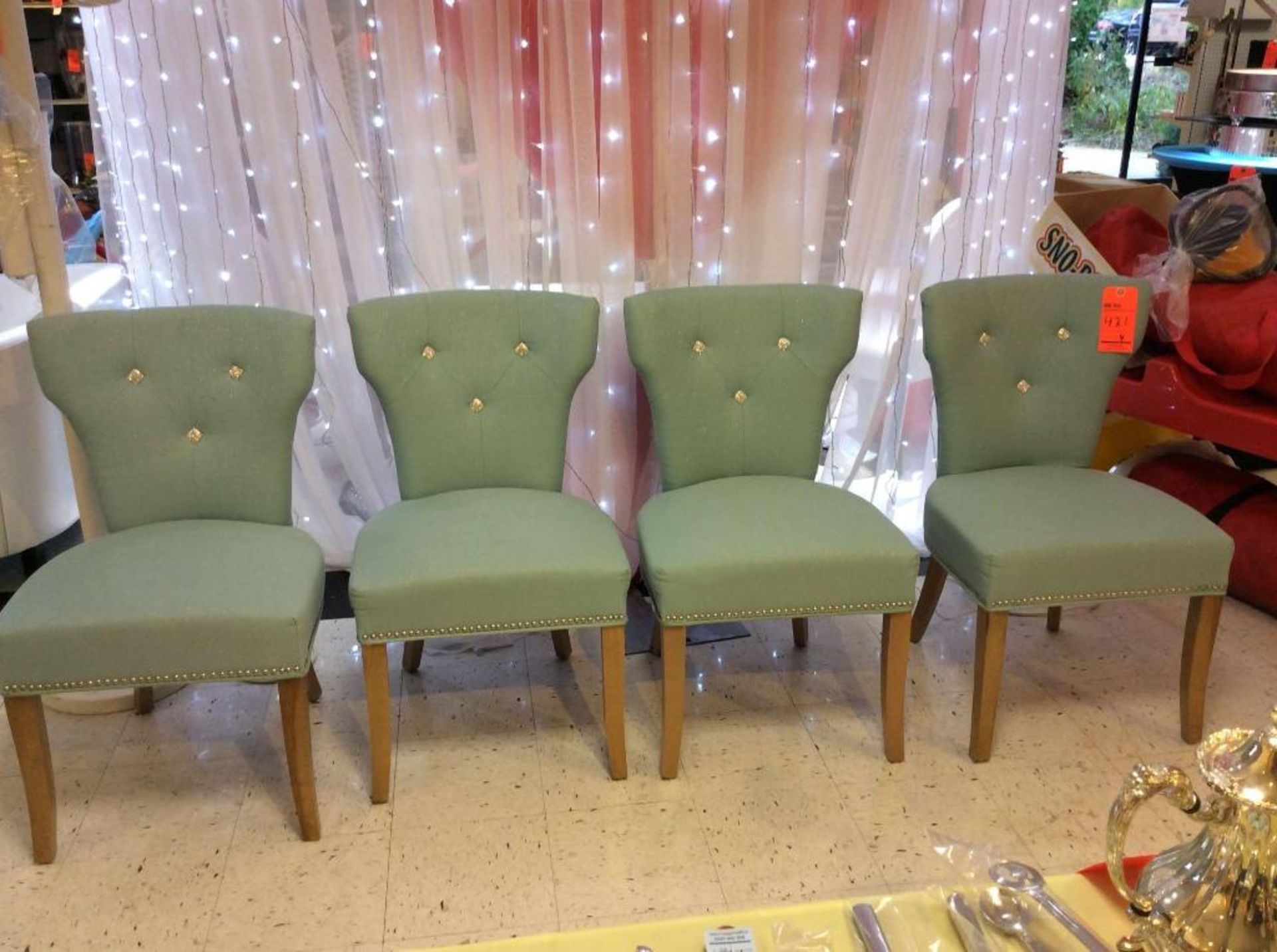 Lot of (4) tufted tiffany style chairs - Image 3 of 3