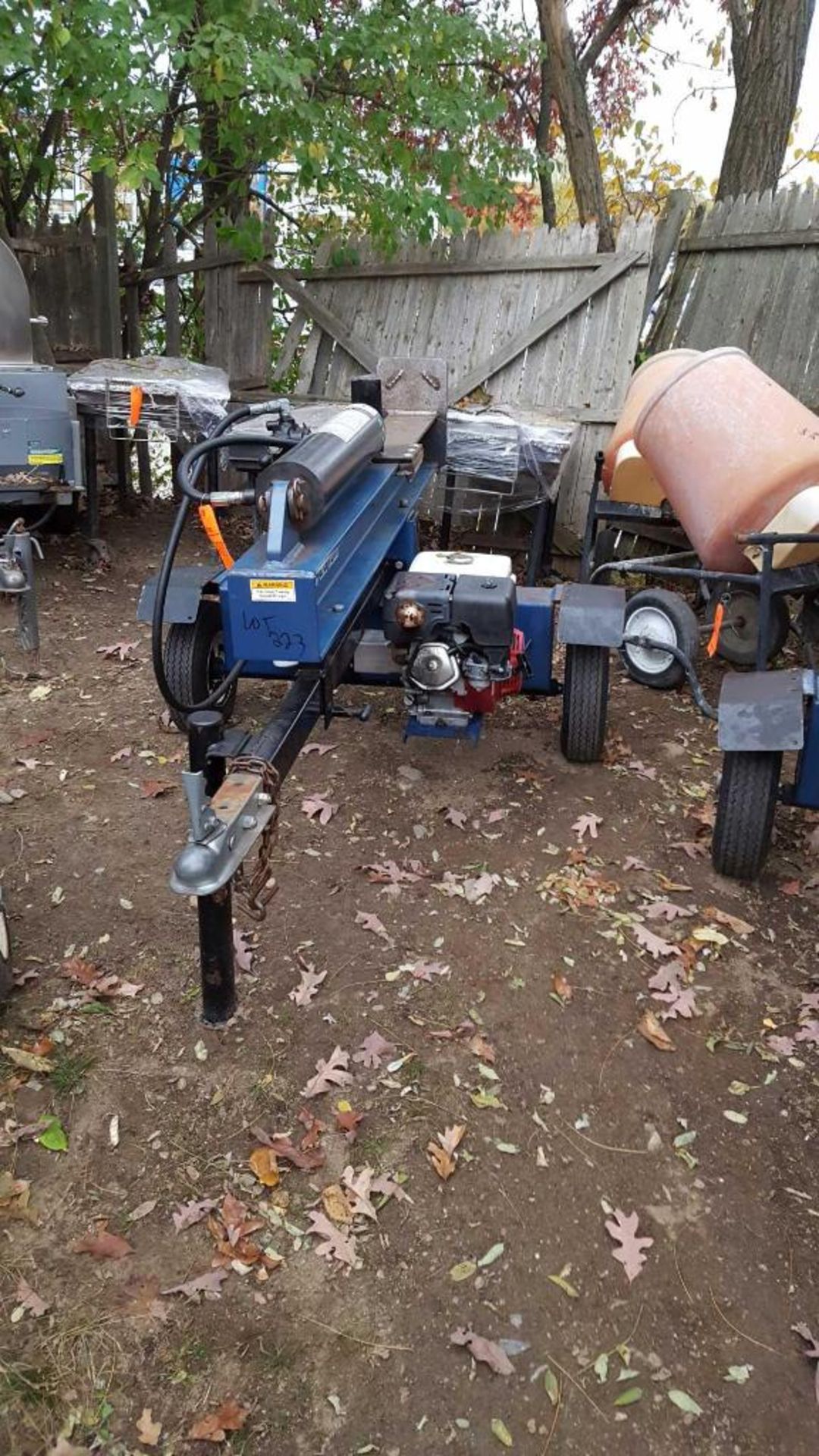 Brave, Iron and Oak model, SN 033581, tag a long log splitter, with Honda GX 270 gas motor. 26 ton - Image 2 of 3