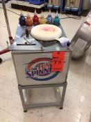 Gold medal spin art machine with card and frisbee holder