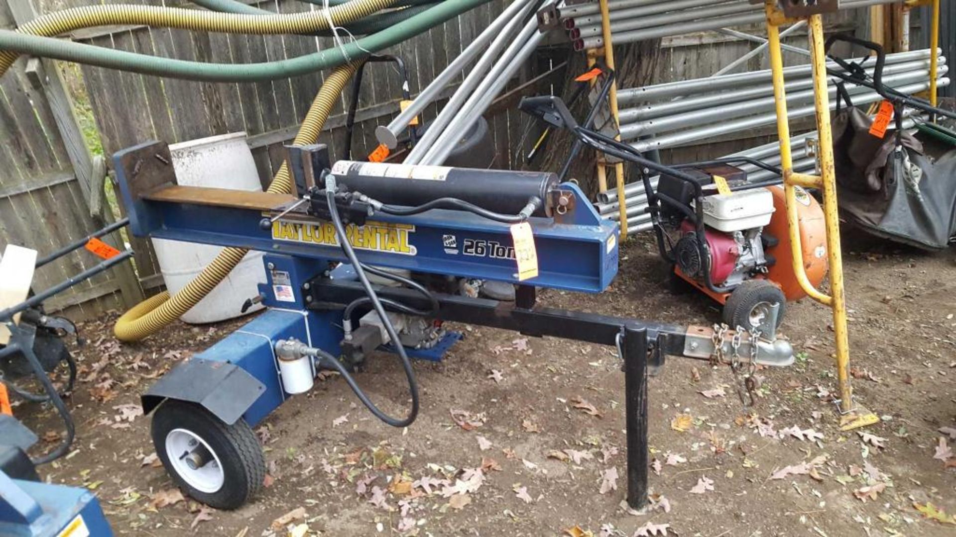Brave, Iron and Oak model, SN 032163, tag a long log splitter, with Honda, GX270 gas motor. 26 ton - Image 2 of 3