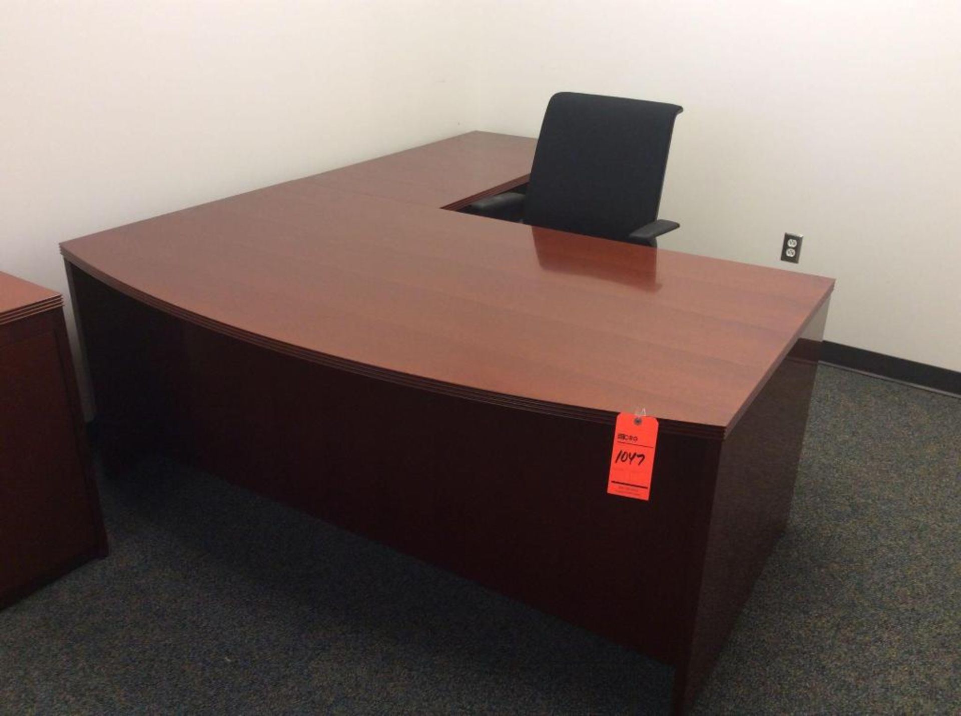 Office suite including 6' wood desk with right hand return and wood storage cabinet and upholstered - Image 2 of 3