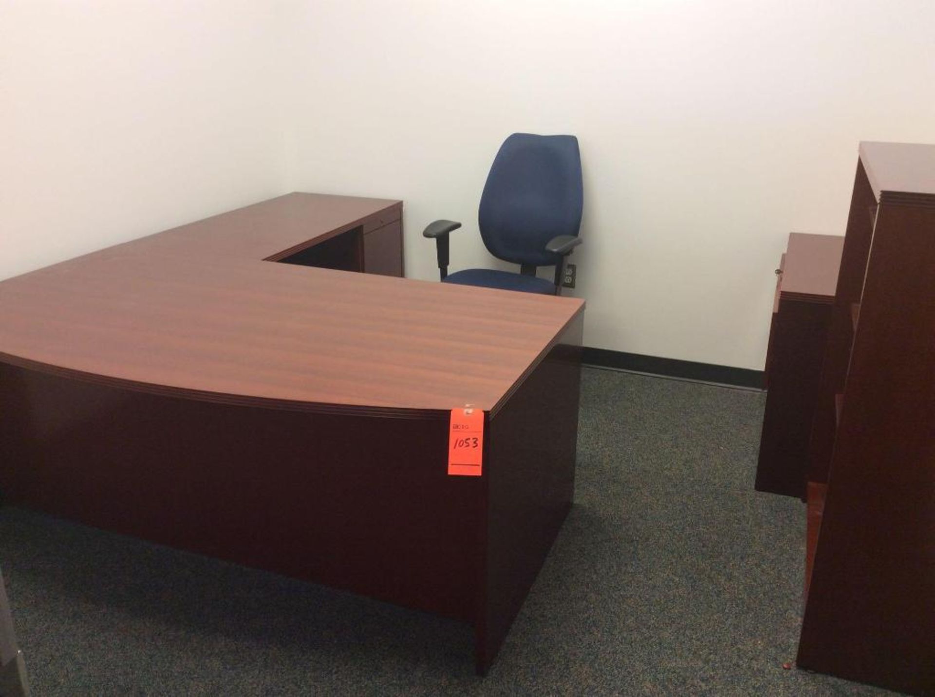 Office suite including 6' executive desk with right hand return, 2-drawer lateral file cabinet, book - Image 2 of 2