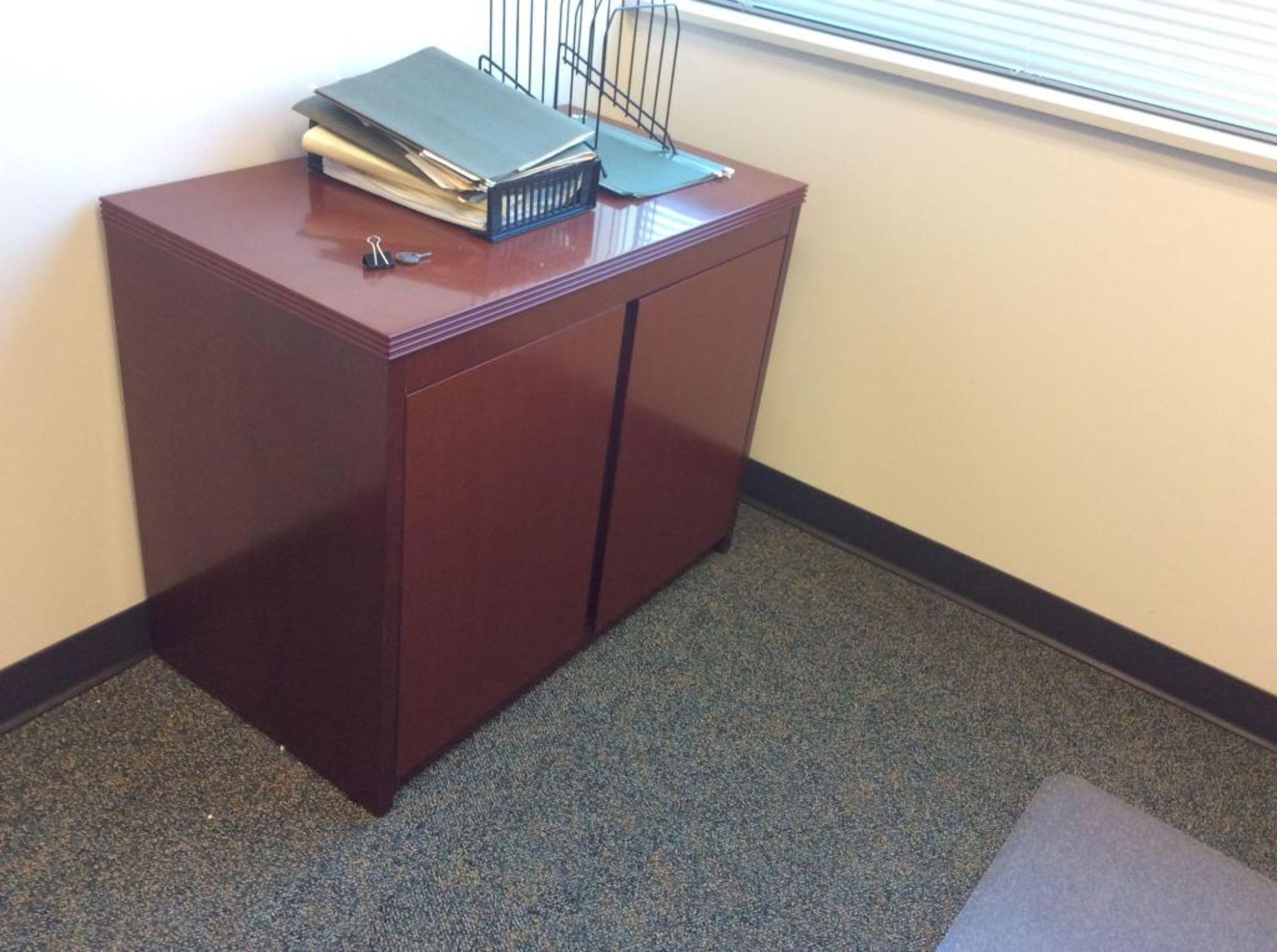 Office suite including executive desk with left hand return, executive chair, 3' wood storage cabine - Image 3 of 3
