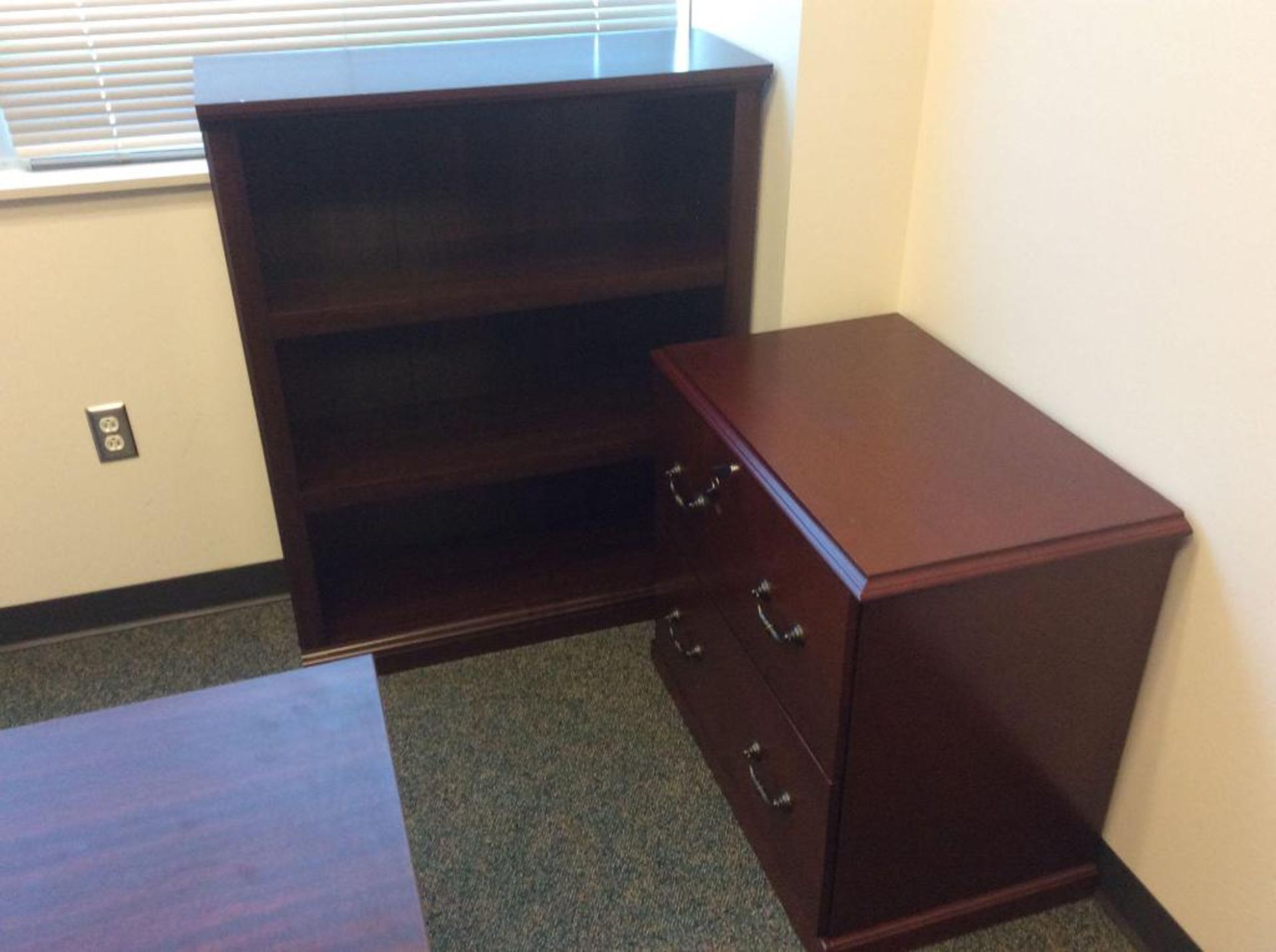 Office suite including executive wood desk, 3-tier bookcase, 2-drawer file cabinet, executive chair - Image 3 of 3