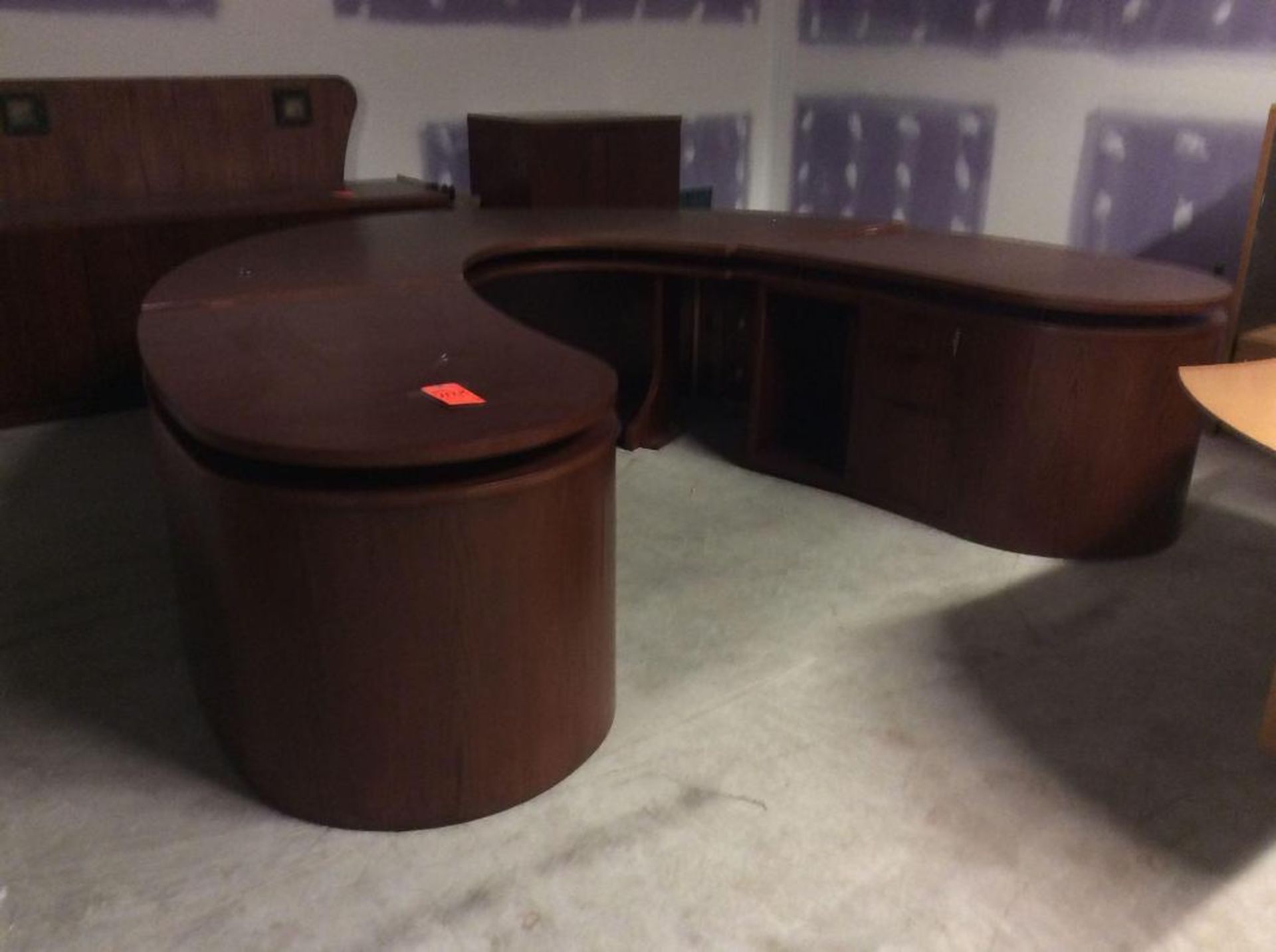 Lot of cherry finish executive office furniture - includes U-shaped 3-piece desk, credenza and cabin