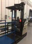 Crown order picker SE 3500 series, sn 1A334059, 3000 lb capacity, 240" lift height, with charger