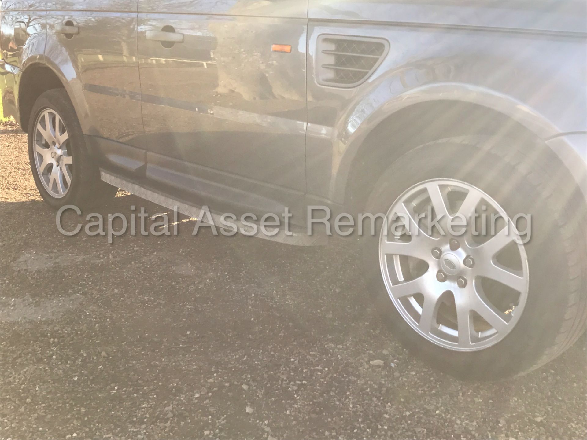 RANGE ROVER SPORT 'HSE' (2008 MODEL) 'TDV6 - AUTO - LEATHER - SAT NAV - DVD' *FULLY LOADED* (NO VAT) - Image 11 of 36