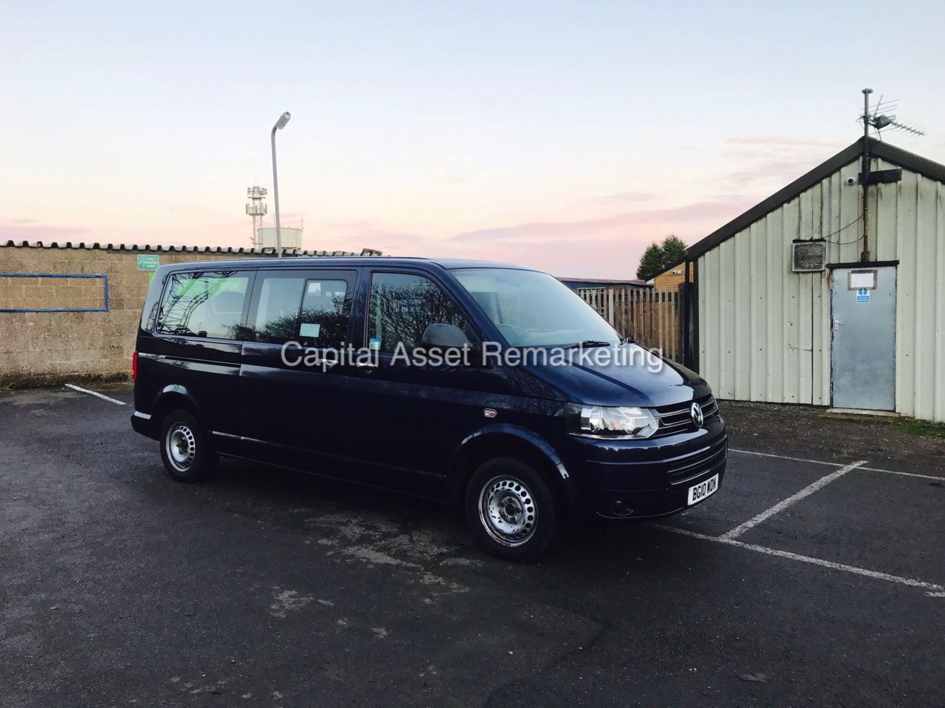 VOLKSWAGEN TRANSPORTER "SHUTTLE BUS" 2.0 TDI - (10 REG) - AIR CON - TWIN SLD - LWB 9 SEATER - NO VAT - Image 2 of 14