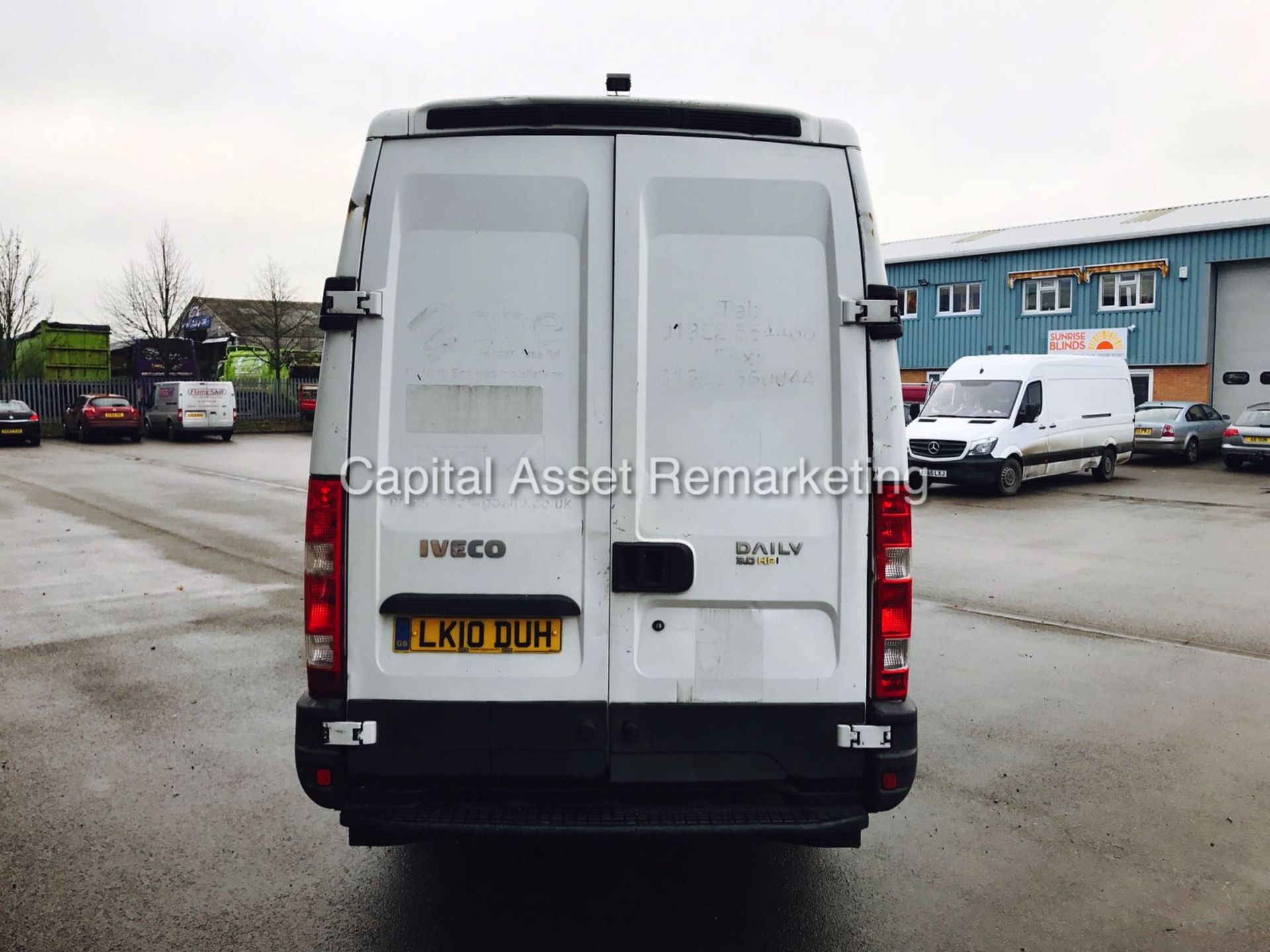 IVECO DAILY 3.0 TD (150 BHP) LONG WHEEL BASE - TWIN REAR WHEELER - (10 REG) LOW MILES - LOOK!!! - Image 6 of 15