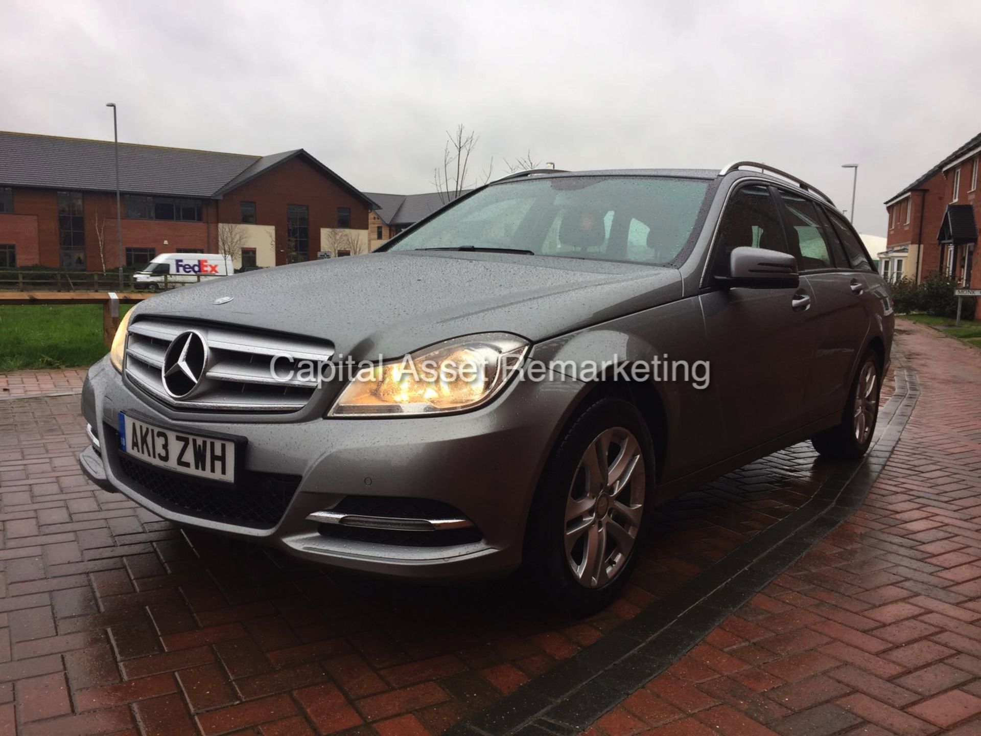 MERCEDES C200 CDI "SE EXECUTIVE" ESTATE (13 REG) 1 OWNER - SAT NAV - LEATHER - MASSIVE SPEC