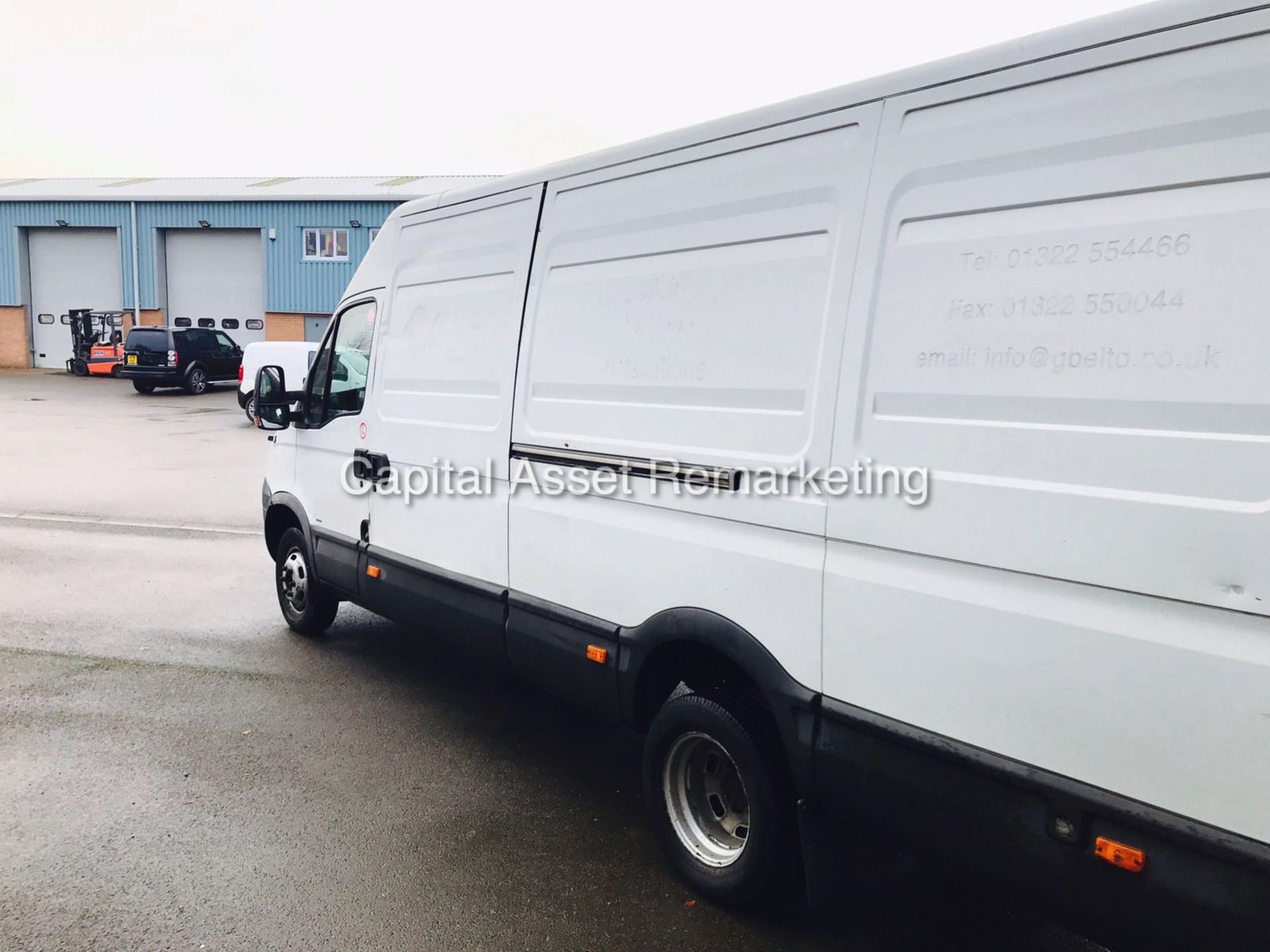 IVECO DAILY 3.0 TD (150 BHP) LONG WHEEL BASE - TWIN REAR WHEELER - (10 REG) LOW MILES - LOOK!!! - Image 5 of 15