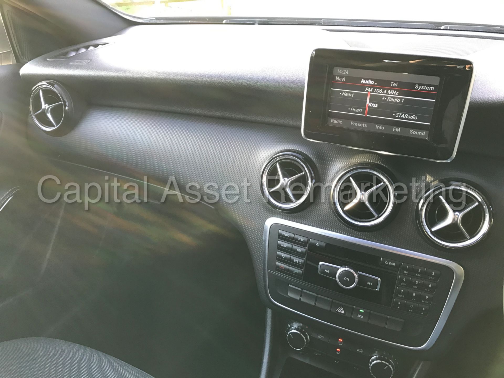 MERCEDES-BENZ A180 CDI 'SPECIAL EQUIPMENT' (2014 MODEL) 'STOP / START' *65 MPG+* (1 OWNER FROM NEW) - Bild 22 aus 25