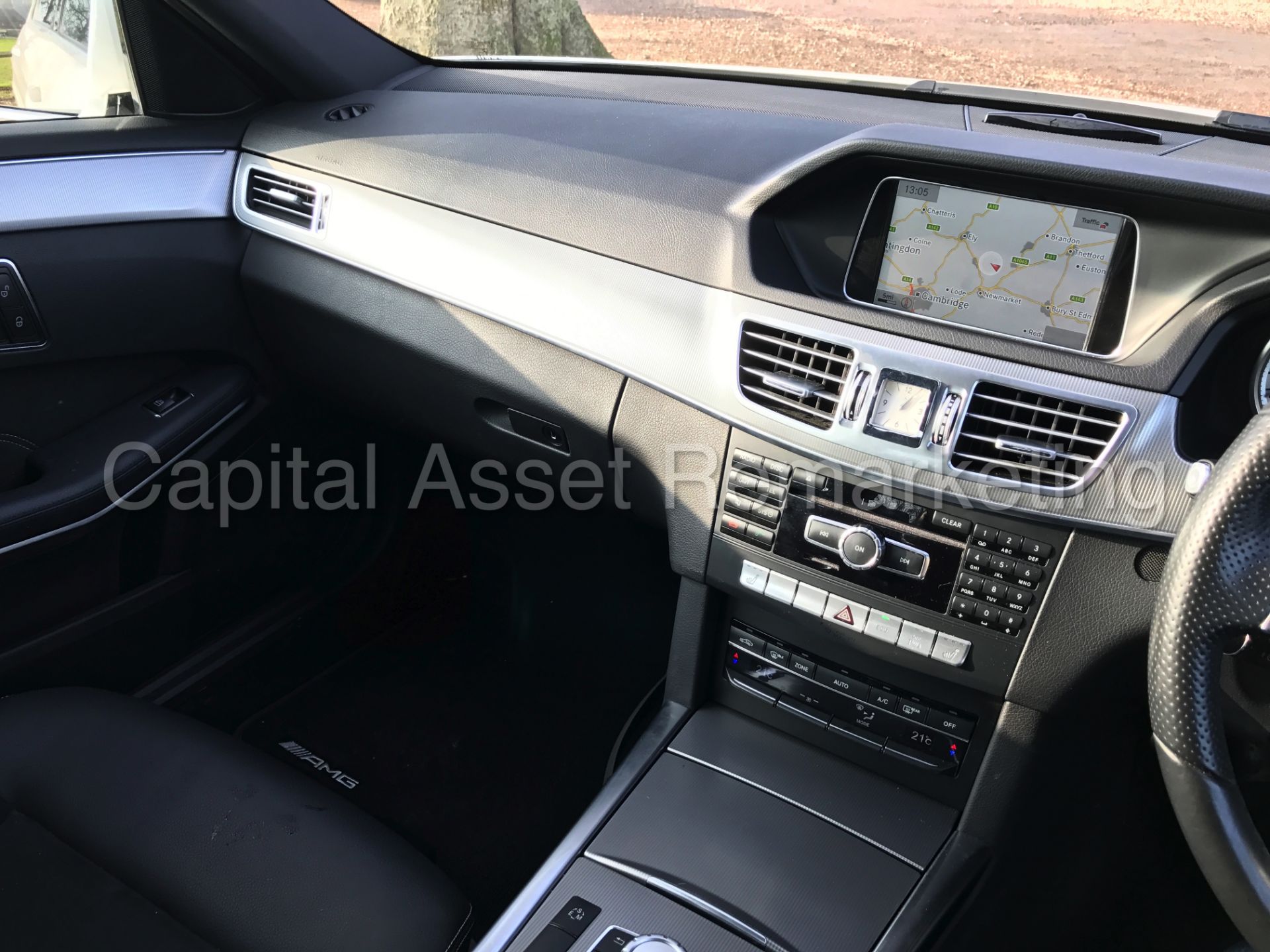 MERCEDES-BENZ E250 CDI 'AMG SPORT' (2015 MODEL) 'SALOON - 7-G AUTO TIP-TRONIC - SAT NAV - LEATHER' - Bild 22 aus 28