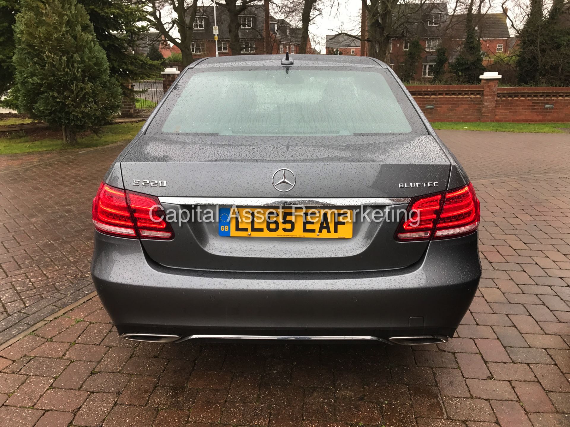 ON SALE MERCEDES E220 "bluetec" AUTO - (2016) MODEL - 1 OWNER - LEATHER - SAT NAV - MASSIVE SPEC - - Bild 4 aus 20