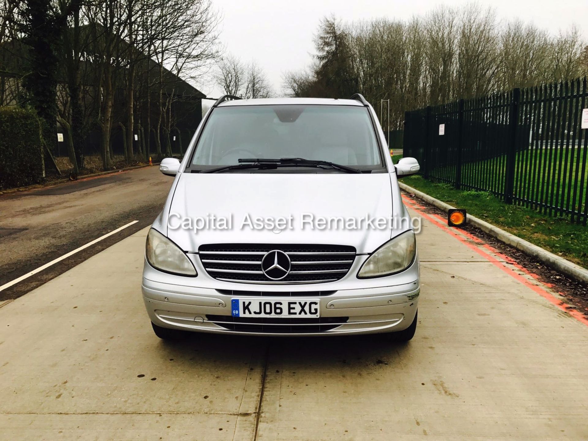 ON SALE MERCEDES VIANO 2.2CDI AUTO"AMBIENTE"LWB / LUXURY TRAVEL LINER - FULL LOADED-SAT NAV -LEATHER - Image 2 of 14