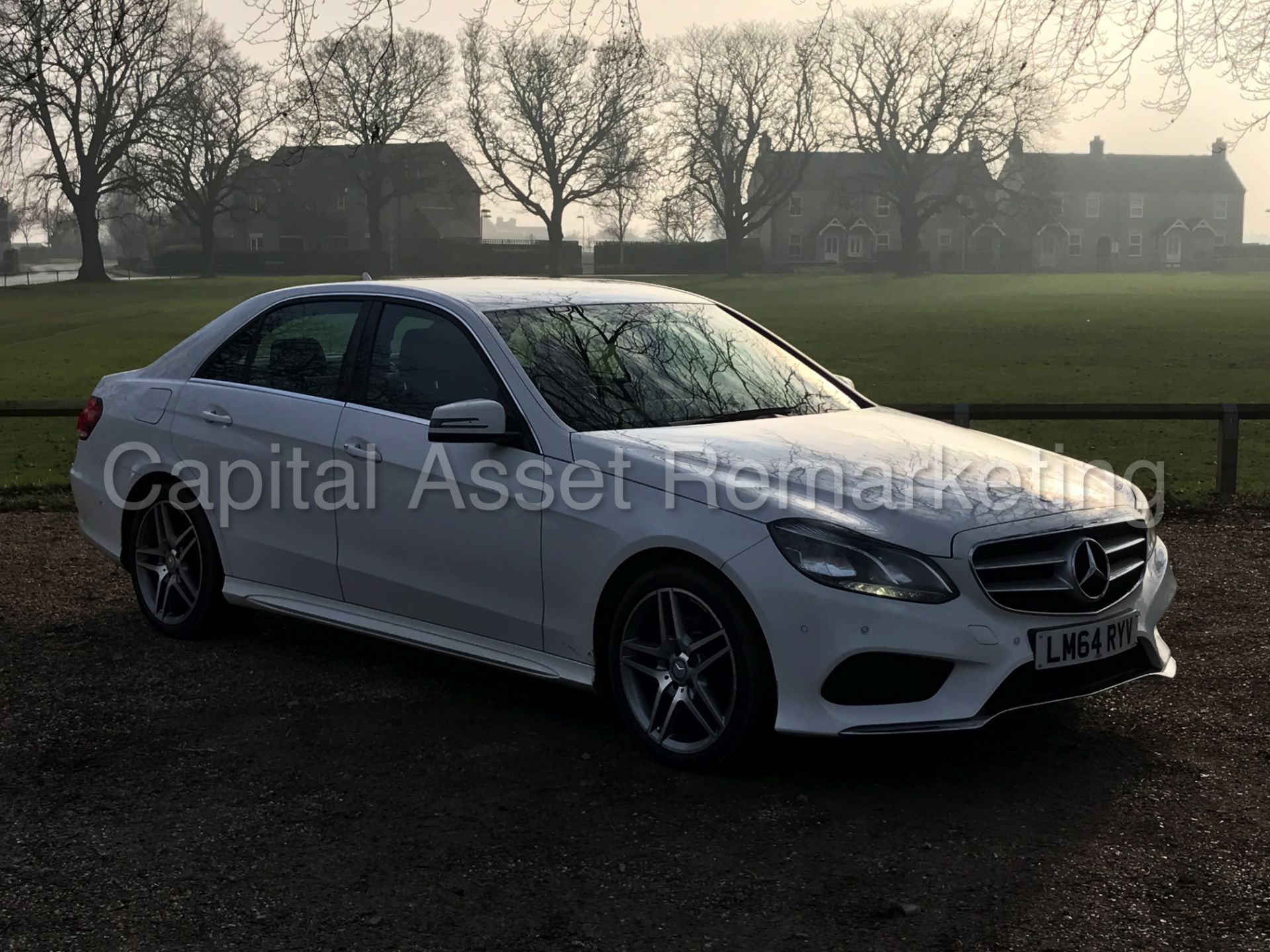 MERCEDES-BENZ E250 CDI 'AMG SPORT' (2015 MODEL) 'SALOON - 7-G AUTO TIP-TRONIC - SAT NAV - LEATHER' - Bild 8 aus 28