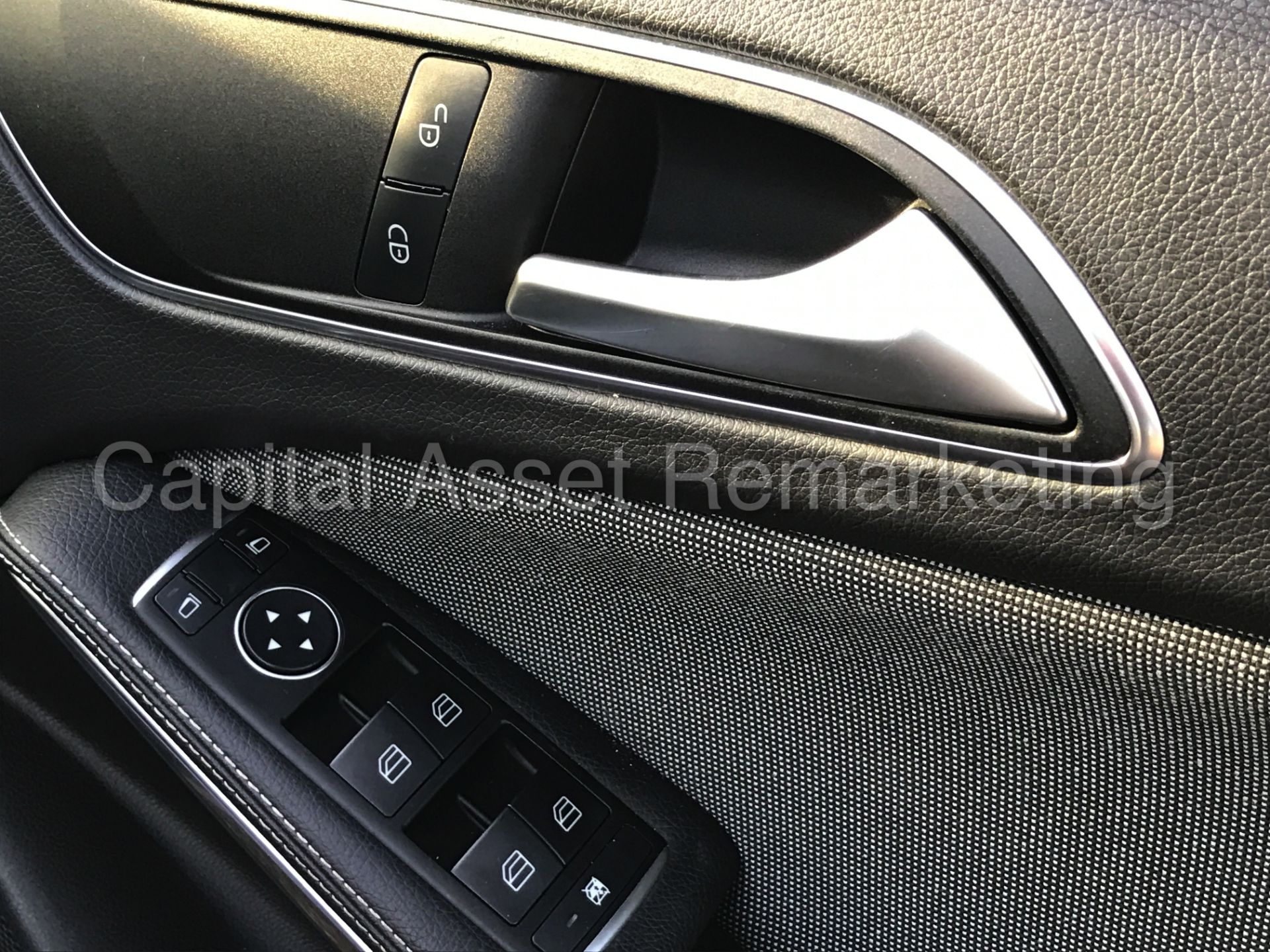 MERCEDES-BENZ A180 CDI 'SPECIAL EQUIPMENT' (2014 MODEL) 'STOP / START' *65 MPG+* (1 OWNER FROM NEW) - Image 12 of 25