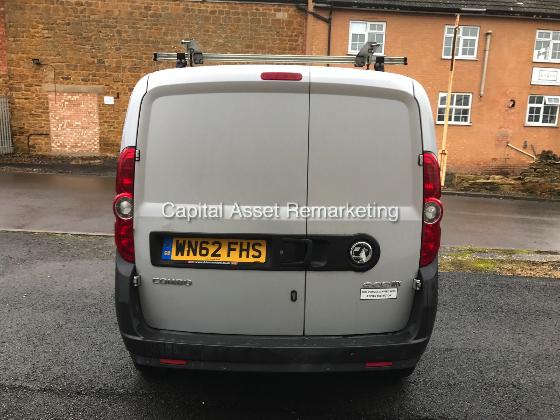 ON SALE VAUXHALL COMBO 1.3CDTI (90) START / STOP - (2013) MODEL SILVER - PARK ASSIST -ELECTRIC PACK - Bild 6 aus 12