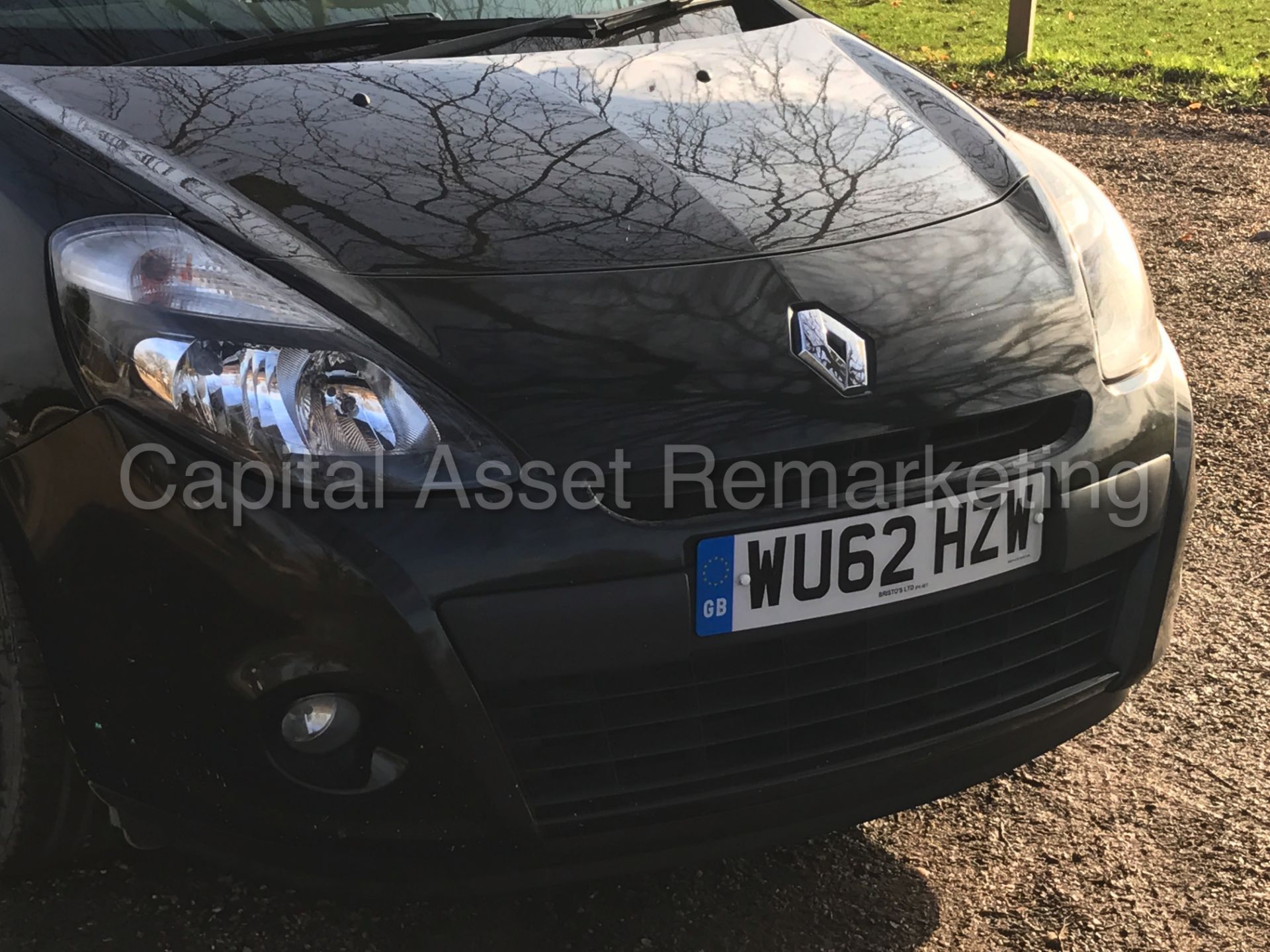 RENAULT CLIO 'EXPRESSION PLUS' (2013 MODEL) '1.5 DCI - A/C - ELEC PACK' (1 OWNER FROM NEW) 60 MPG+ - Image 9 of 22