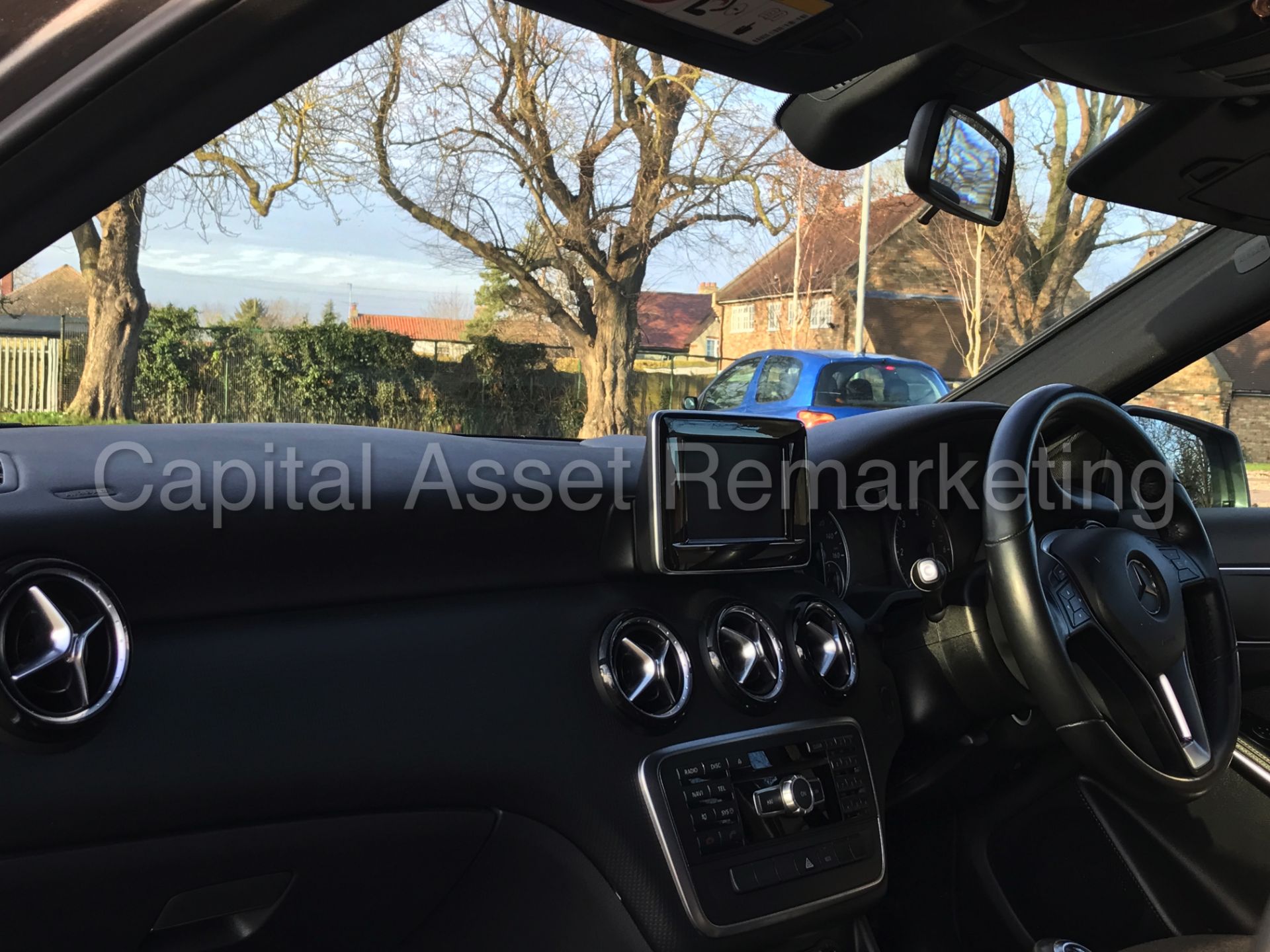 MERCEDES-BENZ A180 CDI 'SPECIAL EQUIPMENT' (2014 MODEL) 'STOP / START' *65 MPG+* (1 OWNER FROM NEW) - Image 19 of 25