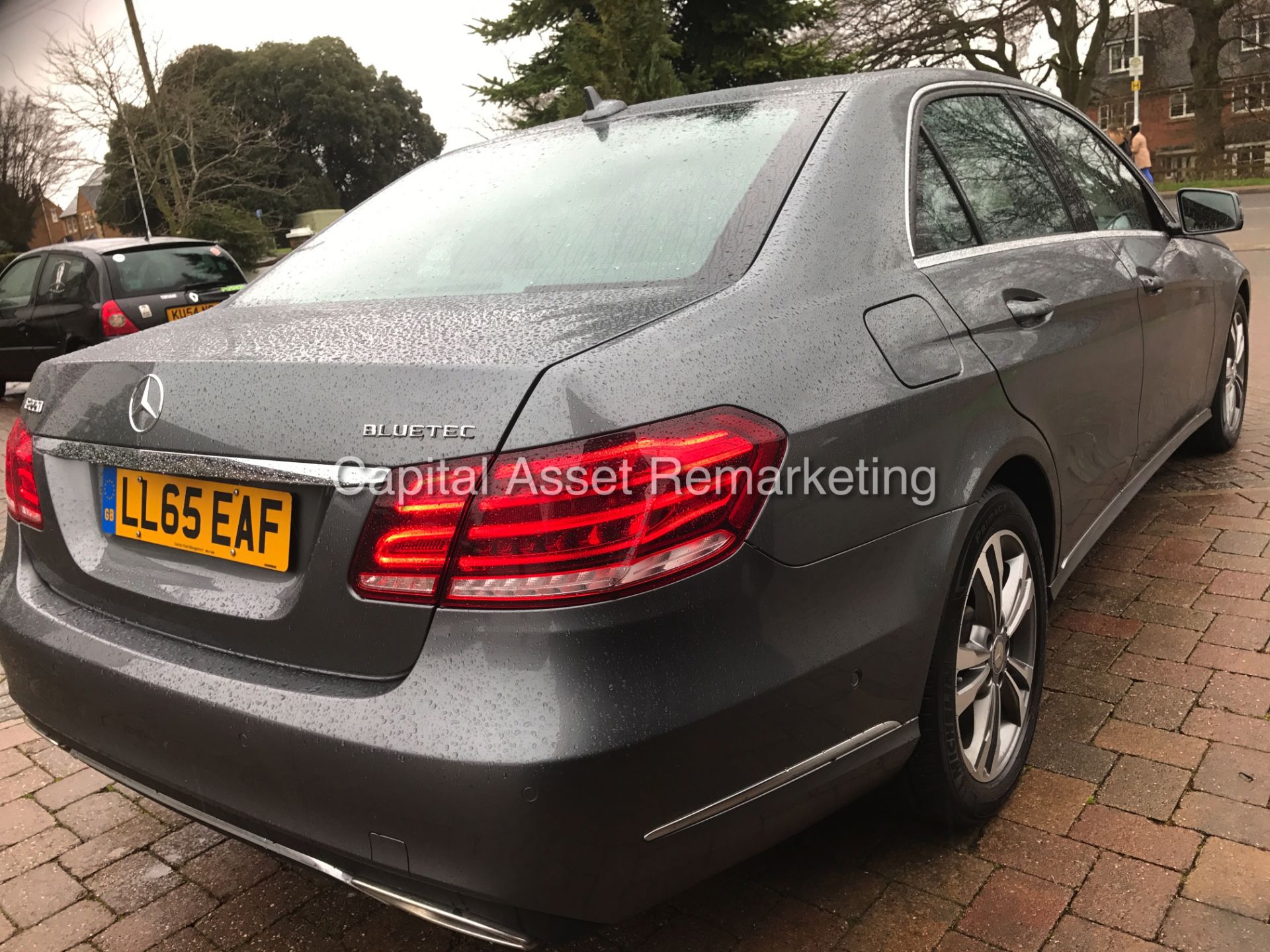 ON SALE MERCEDES E220 "bluetec" AUTO - (2016) MODEL - 1 OWNER - LEATHER - SAT NAV - MASSIVE SPEC - - Bild 5 aus 20