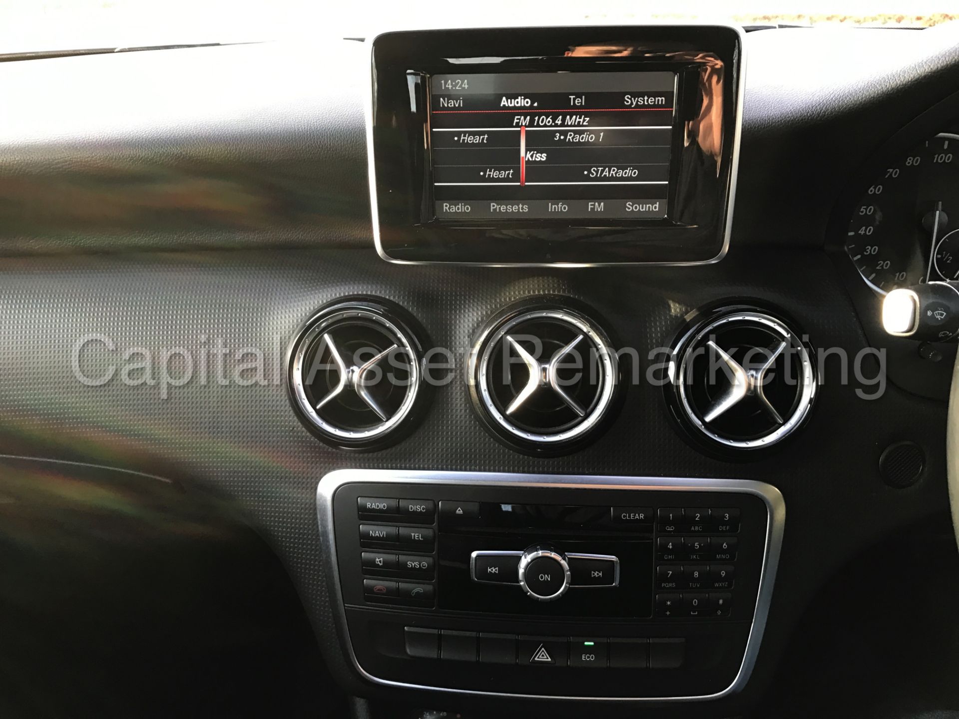 MERCEDES-BENZ A180 CDI 'SPECIAL EQUIPMENT' (2014 MODEL) 'STOP / START' *65 MPG+* (1 OWNER FROM NEW) - Image 23 of 25