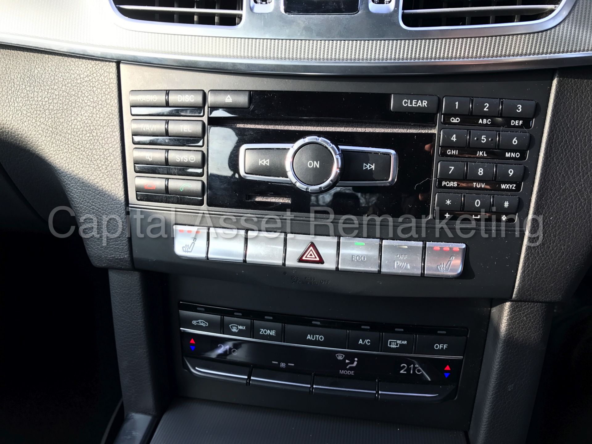 MERCEDES-BENZ E250 CDI 'AMG SPORT' (2015 MODEL) 'SALOON - 7-G AUTO TIP-TRONIC - SAT NAV - LEATHER' - Bild 24 aus 28
