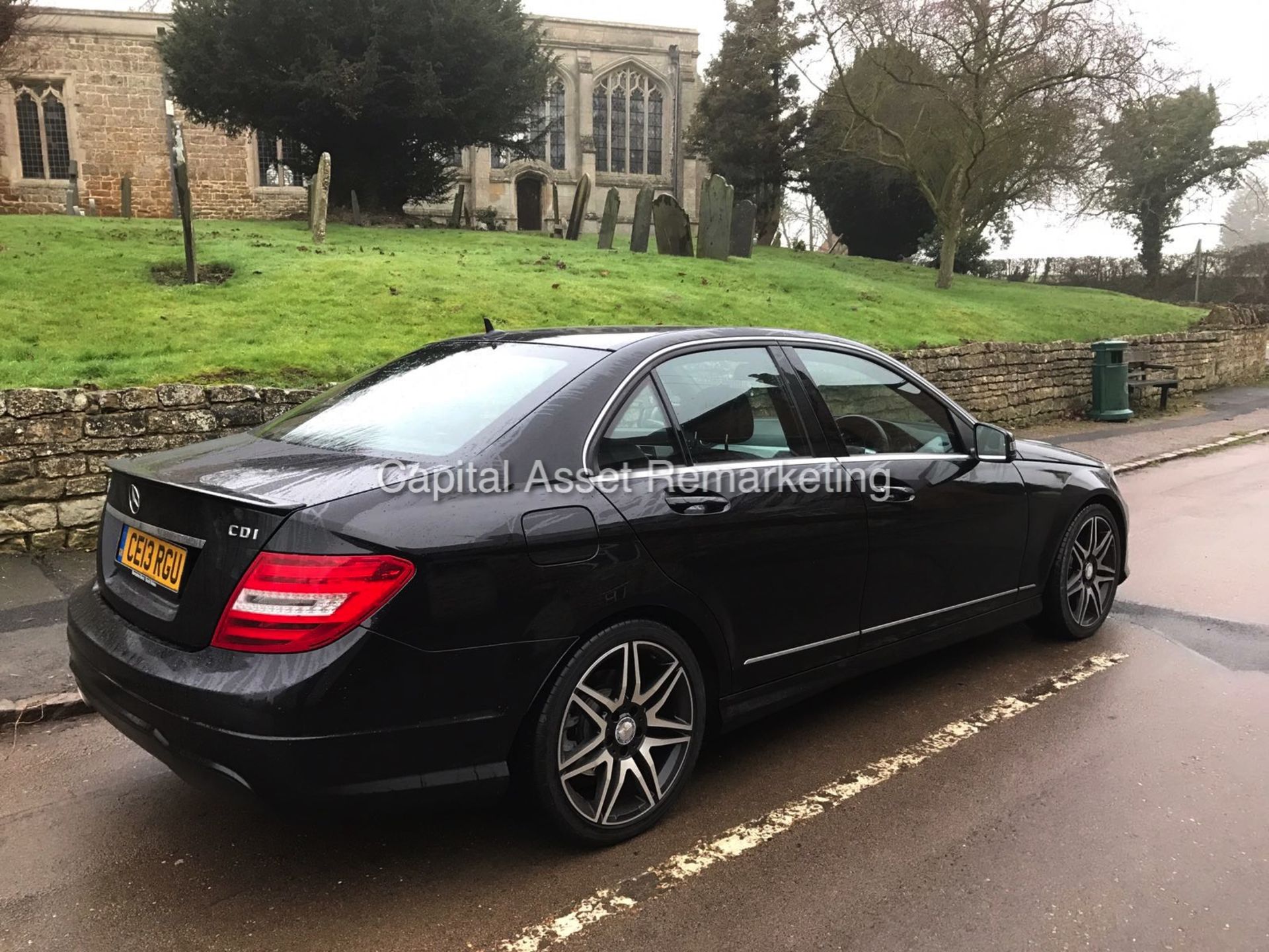 MERCEDES C220CDI AUTO "AMG SPORT PLUS - BLACK EDITION" (13 REG) 1 OWNER - MASSIVE SPEC - SAT NAV!! - Bild 4 aus 17