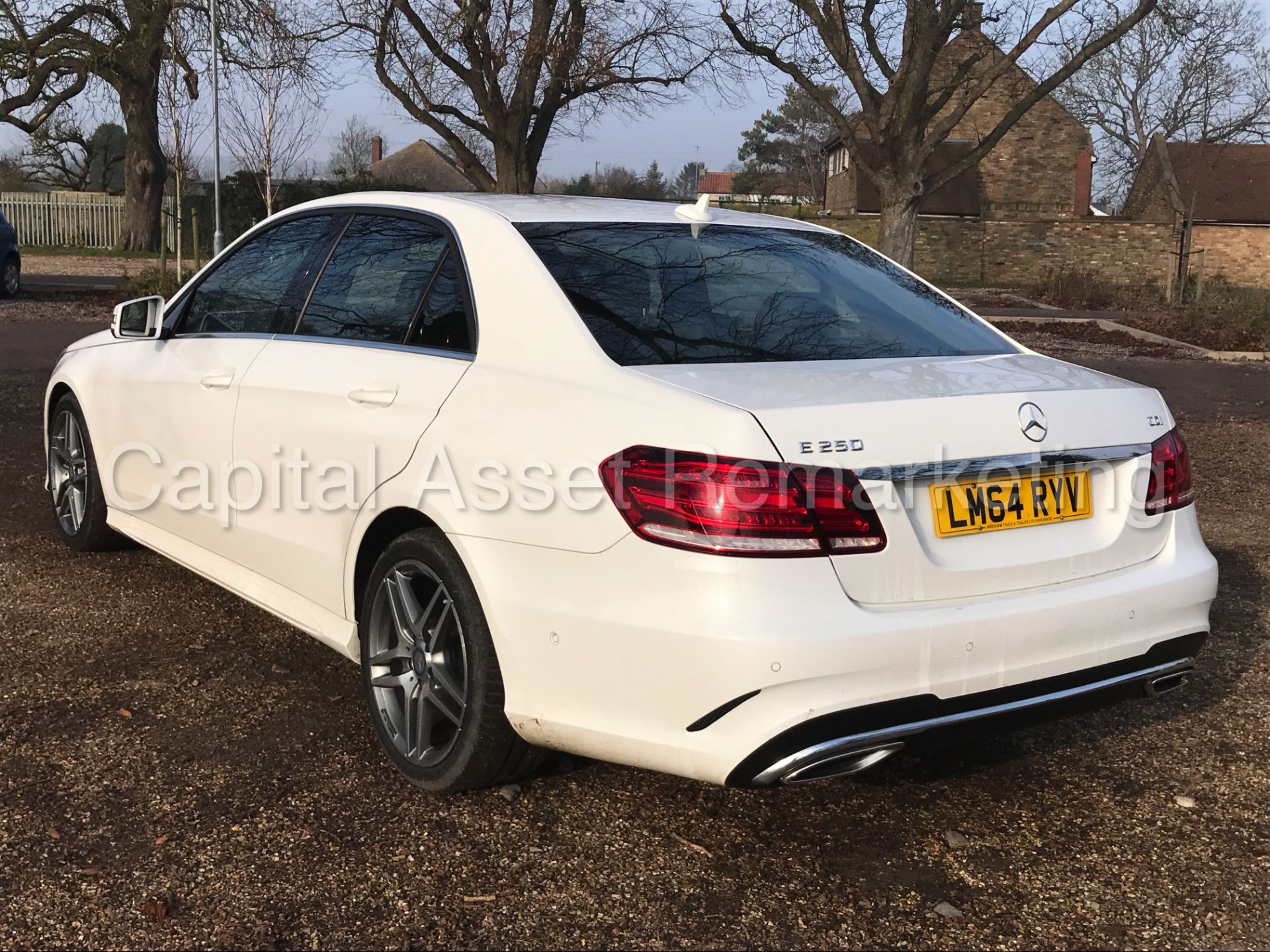 MERCEDES-BENZ E250 CDI 'AMG SPORT' (2015 MODEL) 'SALOON - 7-G AUTO TIP-TRONIC - SAT NAV - LEATHER' - Bild 5 aus 28