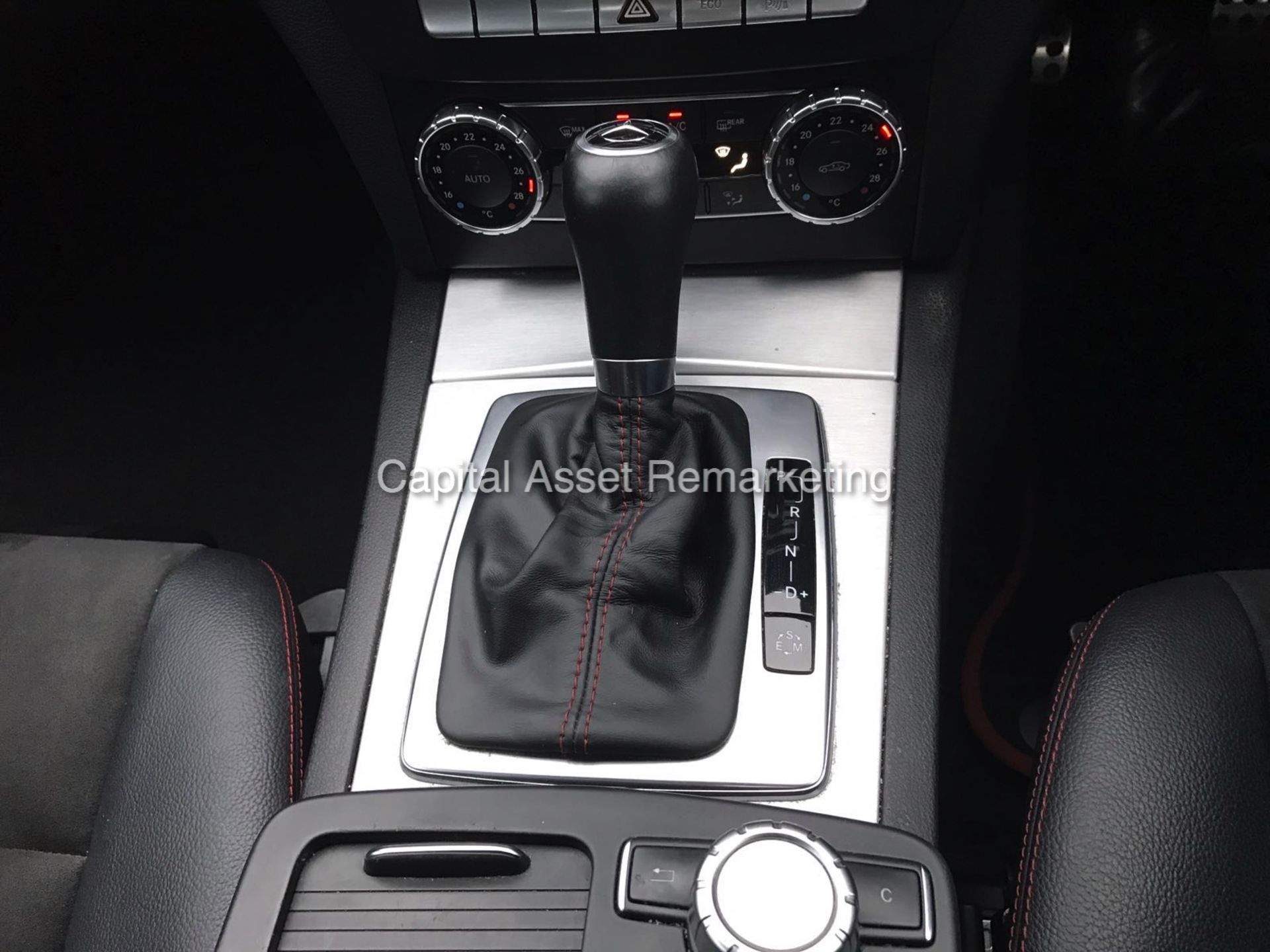 MERCEDES C220CDI AUTO "AMG SPORT PLUS - BLACK EDITION" (13 REG) 1 OWNER - MASSIVE SPEC - SAT NAV!! - Image 15 of 17