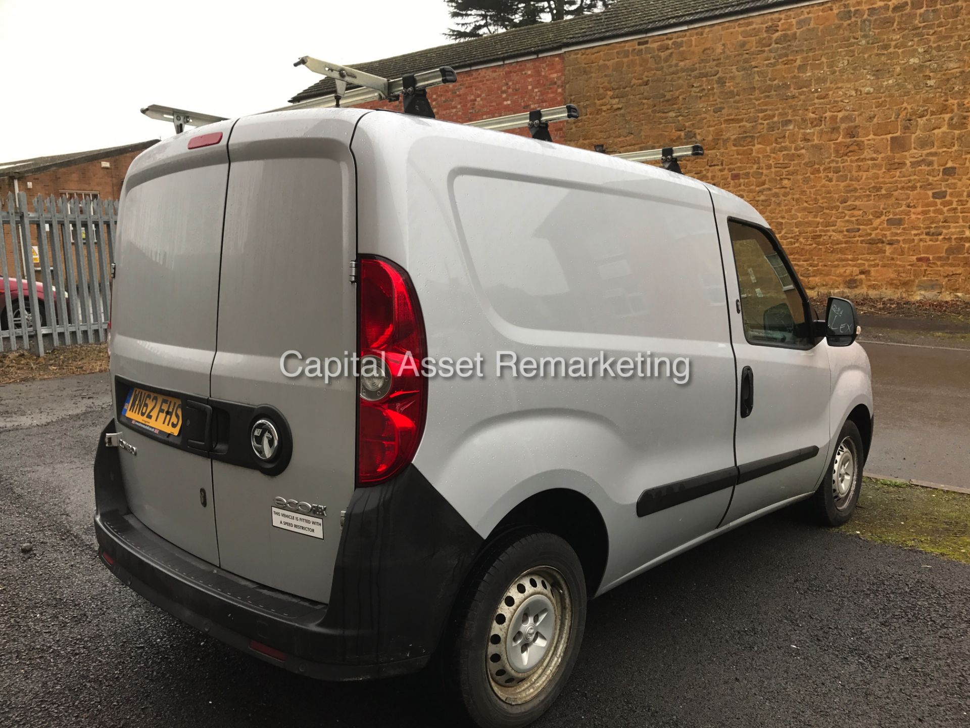 ON SALE VAUXHALL COMBO 1.3CDTI (90) START / STOP - (2013) MODEL SILVER - PARK ASSIST -ELECTRIC PACK - Bild 7 aus 12