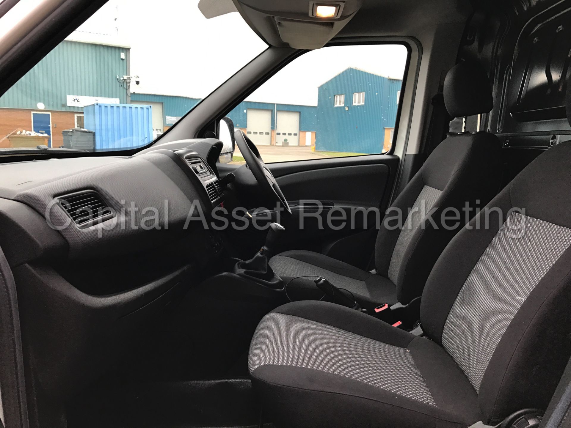 FIAT DOBLO 16V SWB (2014) '1.3 MULTI-JET - DIESEL - 5 SPEED' (1 COMPANY OWNER) **LOW MILES** - Image 17 of 19