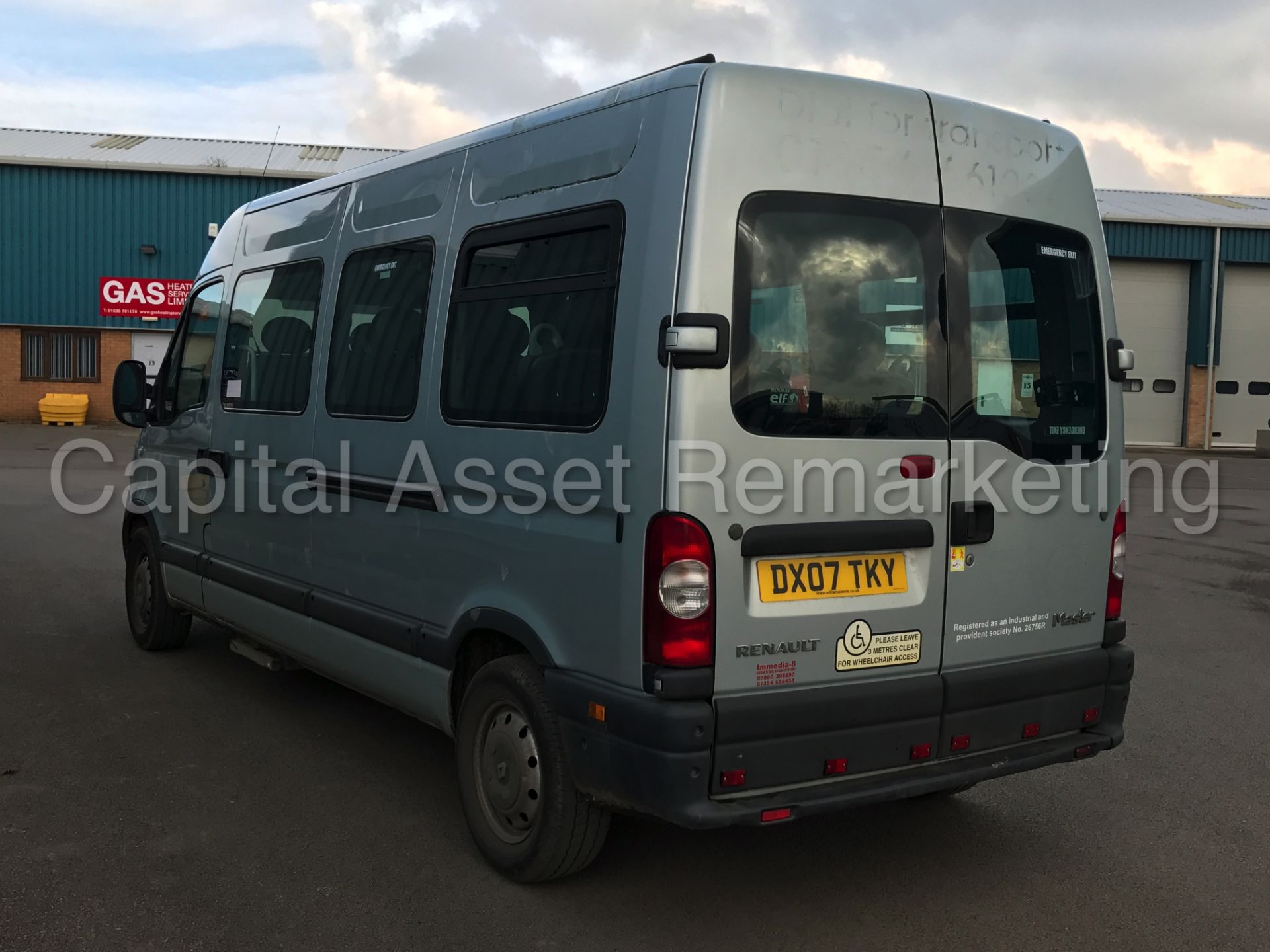 (On Sale) RENAULT MASTER LM39 'LWB - 13 SEATER BUS' (2007 - 07 REG) '2.5 DCI - 6 SPEED - AIR CON' - Image 6 of 22