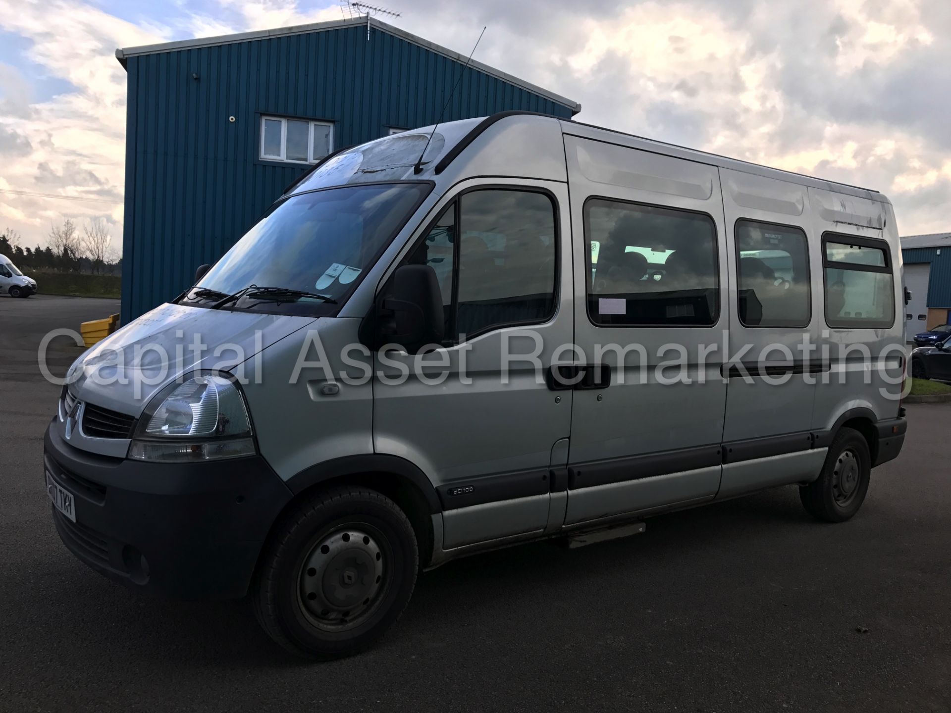 (On Sale) RENAULT MASTER LM39 'LWB - 13 SEATER BUS' (2007 - 07 REG) '2.5 DCI - 6 SPEED - AIR CON' - Image 5 of 22