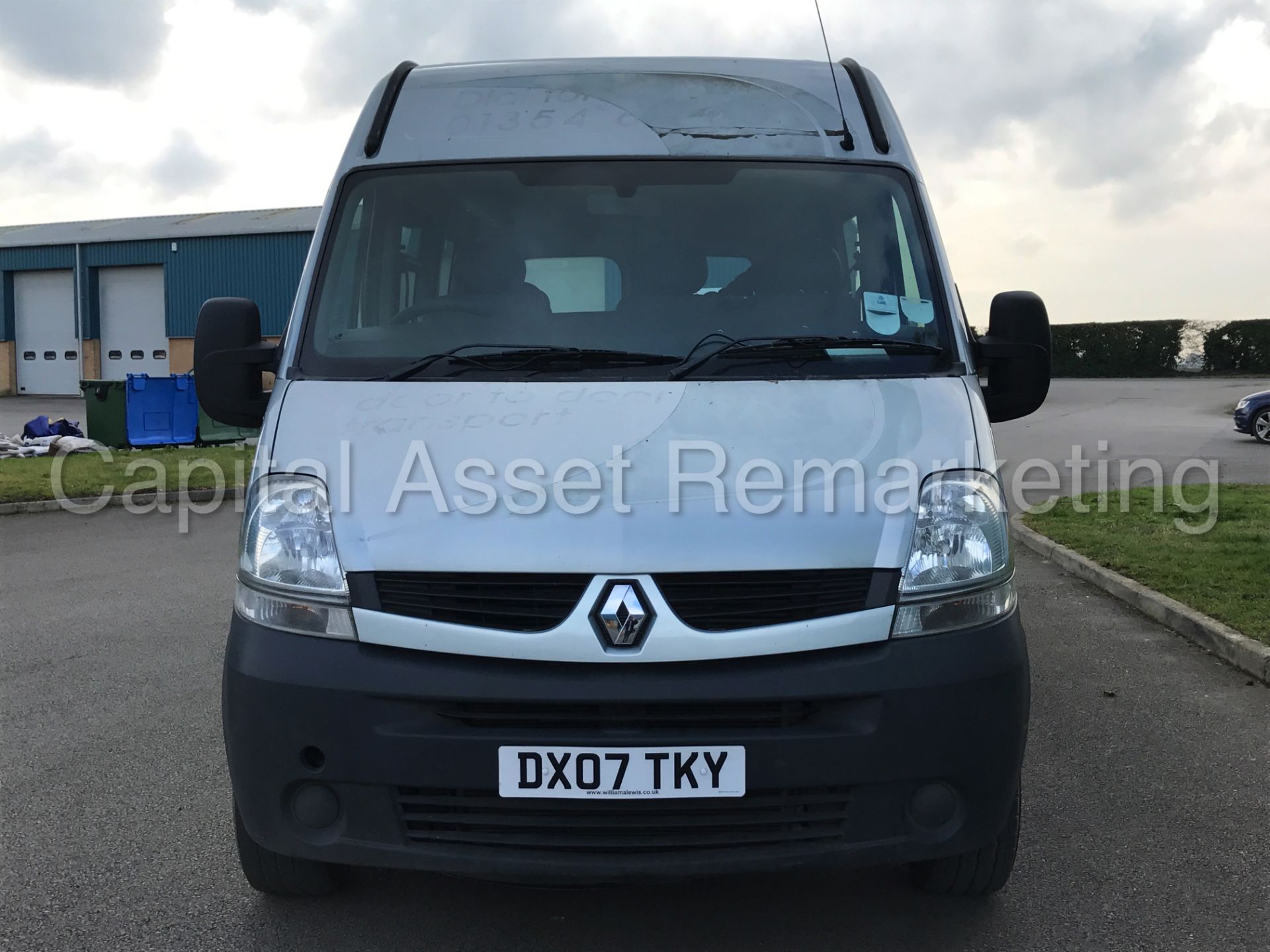 (On Sale) RENAULT MASTER LM39 'LWB - 13 SEATER BUS' (2007 - 07 REG) '2.5 DCI - 6 SPEED - AIR CON' - Image 3 of 22