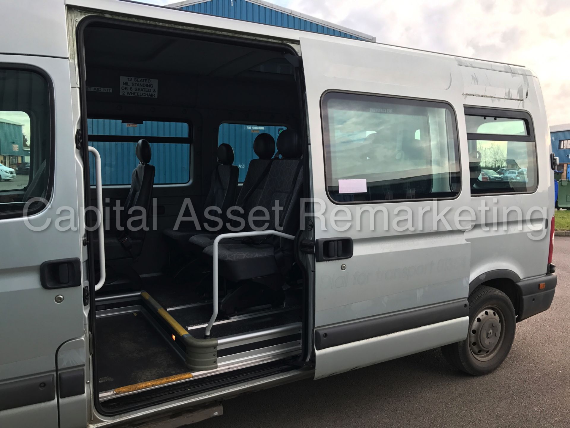 (On Sale) RENAULT MASTER LM39 'LWB - 13 SEATER BUS' (2007 - 07 REG) '2.5 DCI - 6 SPEED - AIR CON' - Image 10 of 22