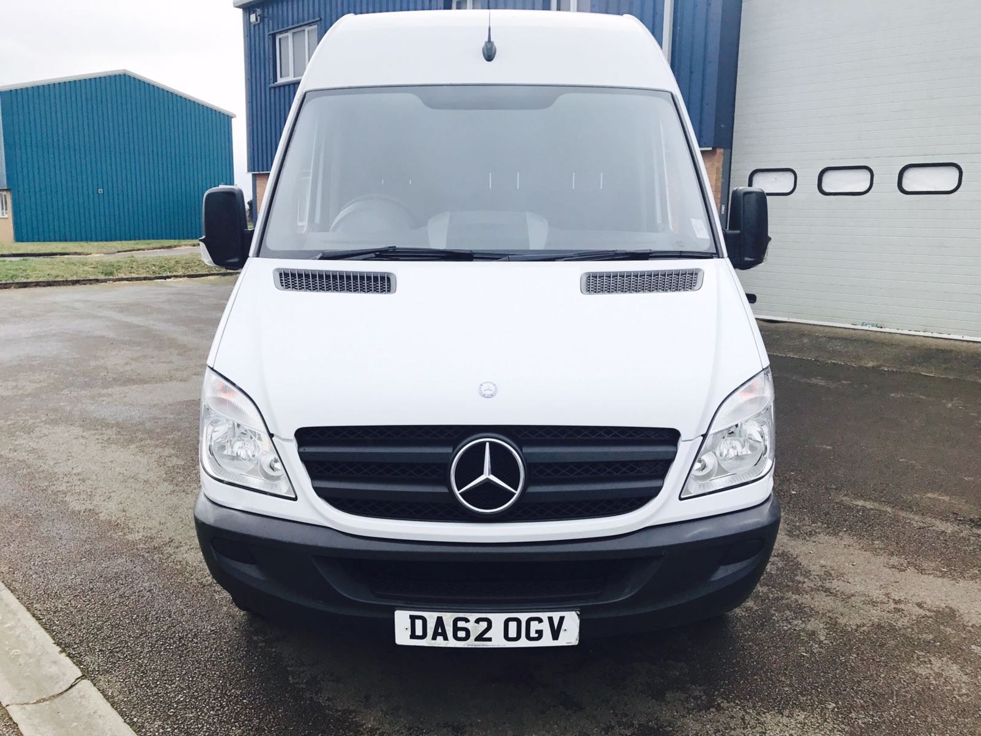 MERCEDES SPRINTER 313CDI LONG WHEEL BASE - HIGH ROOF - 2013 MODEL - ONLY 67K MILES FROM NEW!!!! LOOK - Image 2 of 13