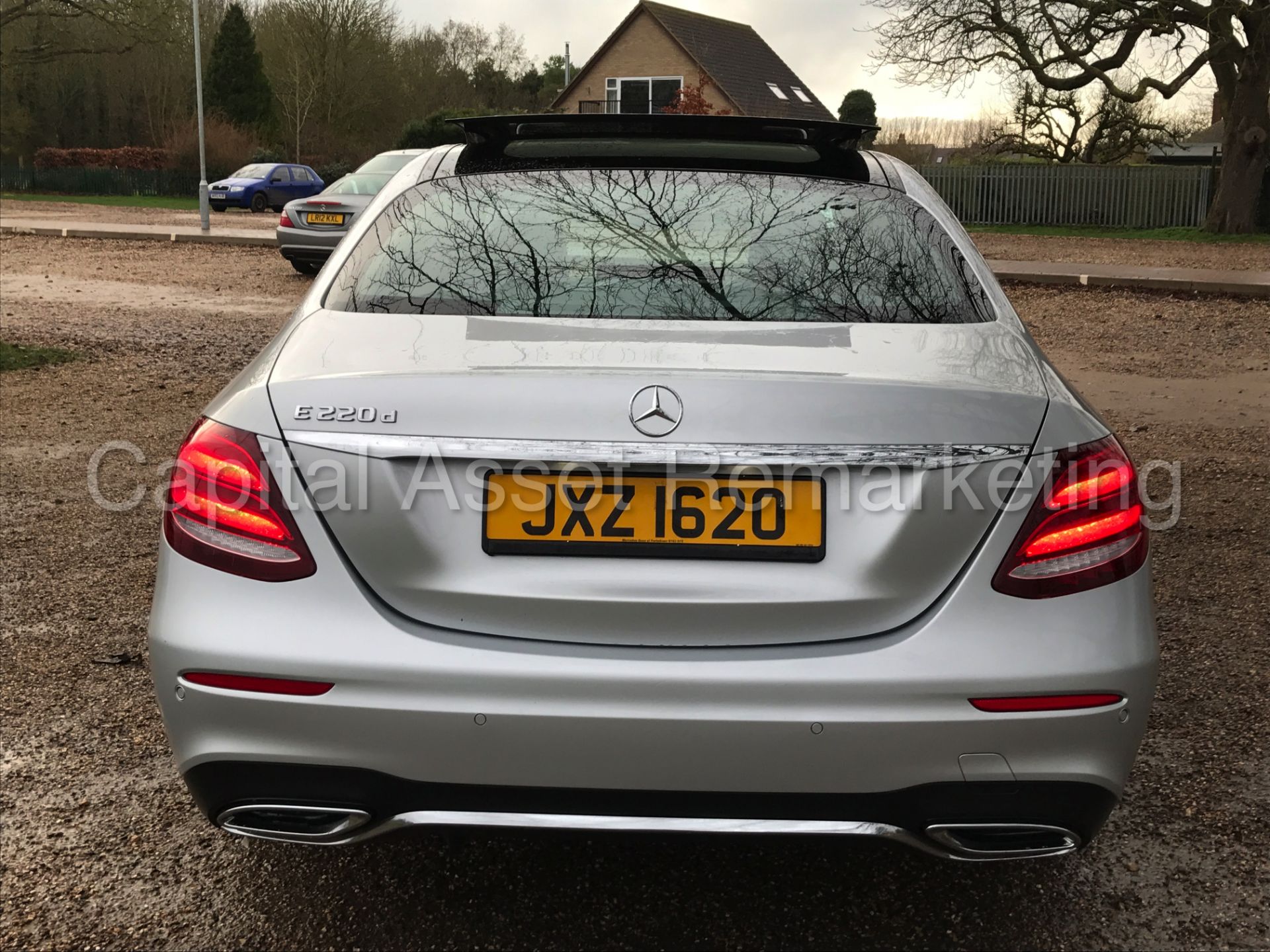 MERCEDES-BENZ E220d 'AMG Premium Plus' (2016) '9-G TRONIC - LEATHER - SAT NAV - PAN ROOF' *TOP SPEC* - Image 10 of 50