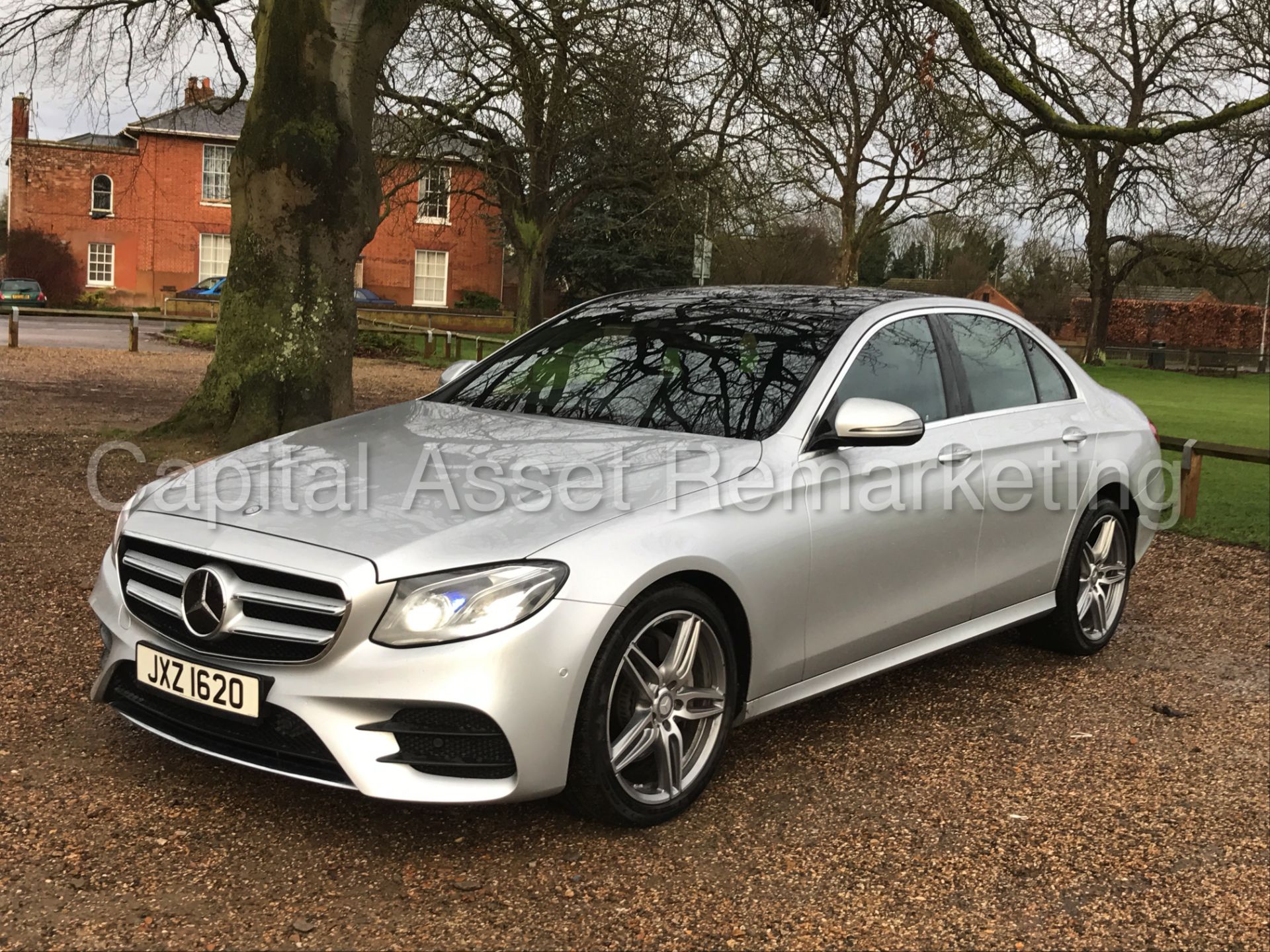 MERCEDES-BENZ E220d 'AMG Premium Plus' (2016) '9-G TRONIC - LEATHER - SAT NAV - PAN ROOF' *TOP SPEC* - Image 5 of 50