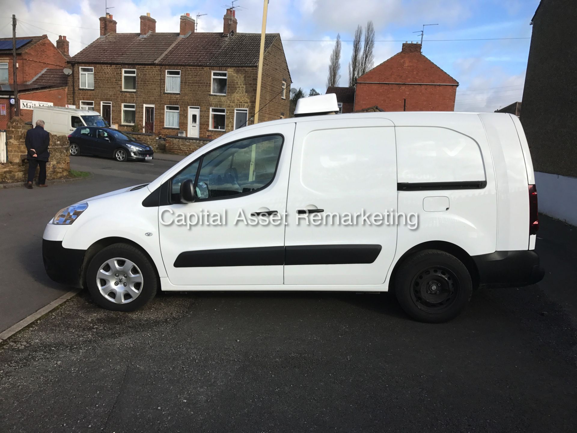 (ON SALE) PEUGEOT PARTNER 1.6HDI "ECO" LWB FRIDGE VAN (2014 MODEL) 1 OWNER - ELEC PACK "GAH" - Image 6 of 17