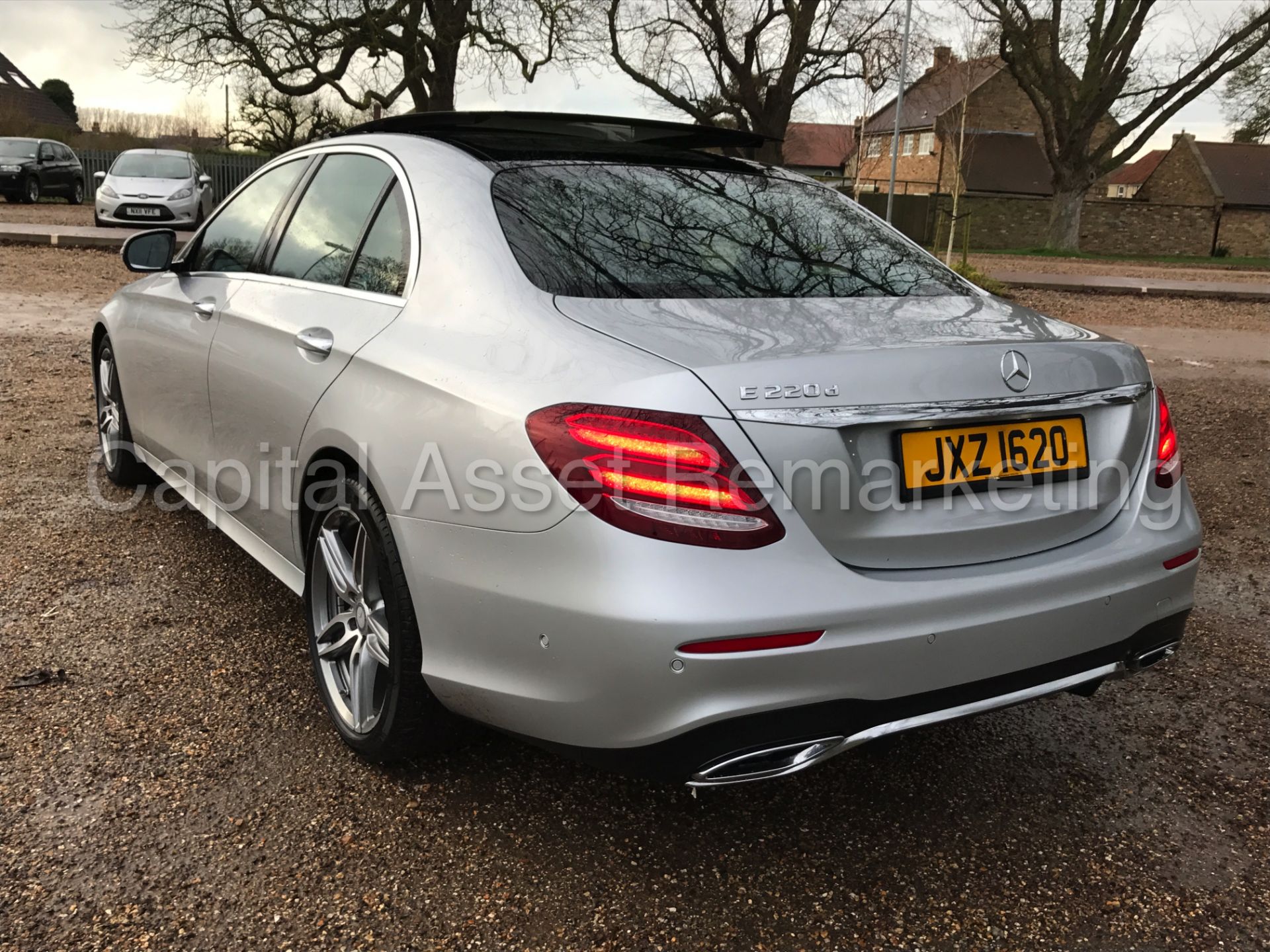 MERCEDES-BENZ E220d 'AMG Premium Plus' (2016) '9-G TRONIC - LEATHER - SAT NAV - PAN ROOF' *TOP SPEC* - Image 8 of 50