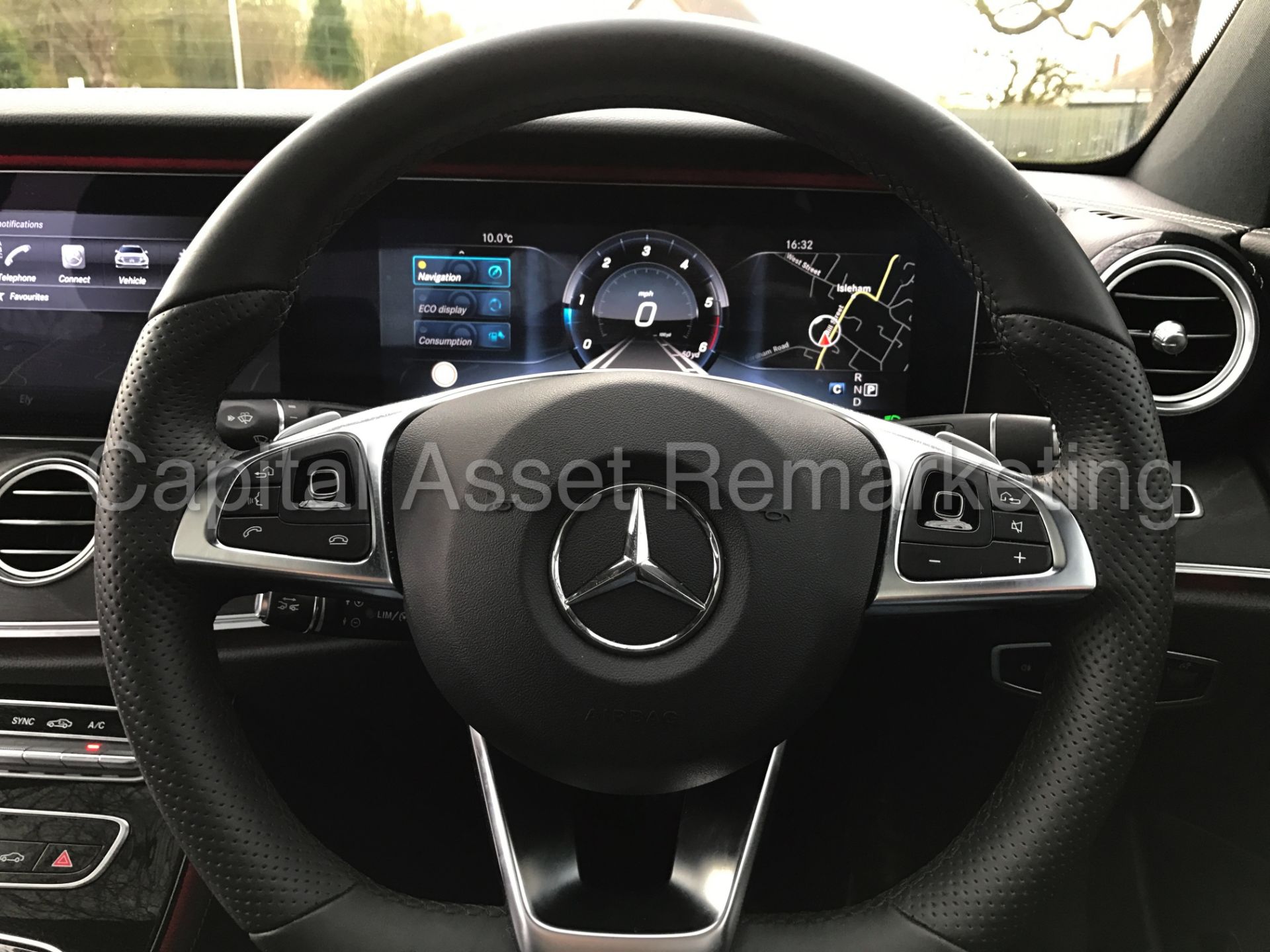 MERCEDES-BENZ E220d 'AMG Premium Plus' (2016) '9-G TRONIC - LEATHER - SAT NAV - PAN ROOF' *TOP SPEC* - Image 48 of 50