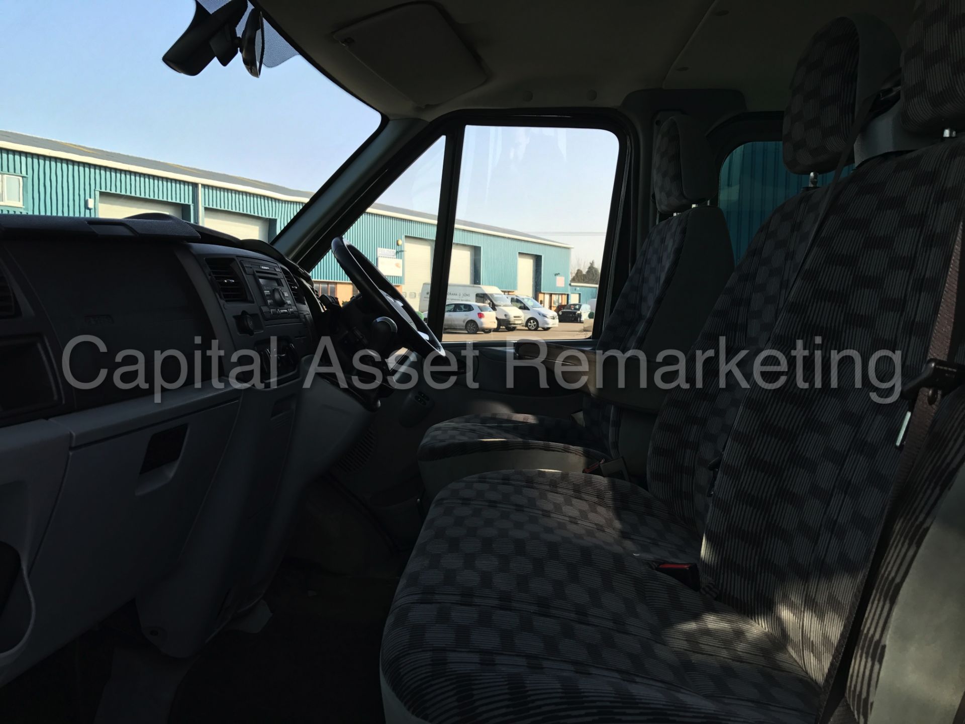 FORD TRANSIT TOURNEO 'GLX EDITION' (2008) '2.2 TDCI - 9 SEATER BUS - AIR CON ' *HUGE SPEC* (NO VAT) - Image 19 of 32