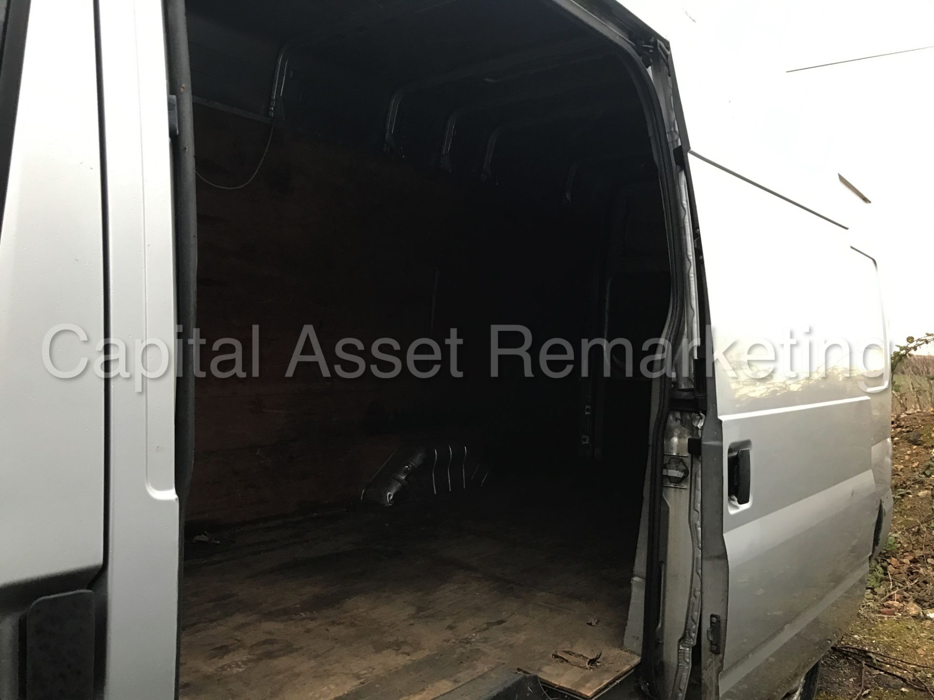 FORD TRANSIT 135 T350 'XLWB HI-ROOF' *JUMBO* (2005) '2.4 TDCI - 135 PS - 6 SPEED' - Image 15 of 16