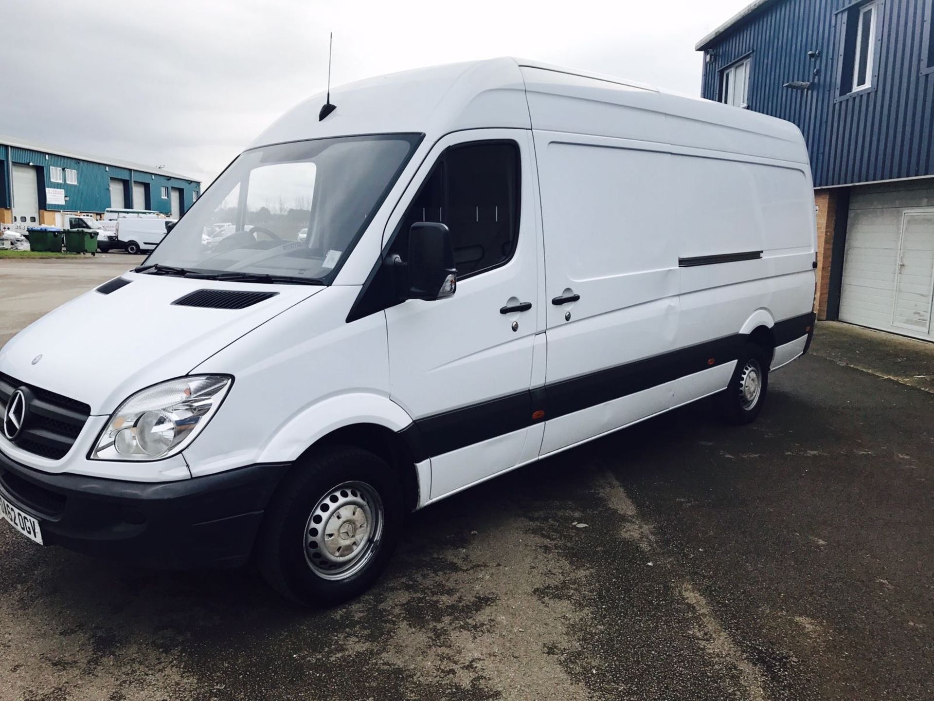 MERCEDES SPRINTER 313CDI LONG WHEEL BASE - HIGH ROOF - 2013 MODEL - ONLY 67K MILES FROM NEW!!!! LOOK - Image 3 of 13