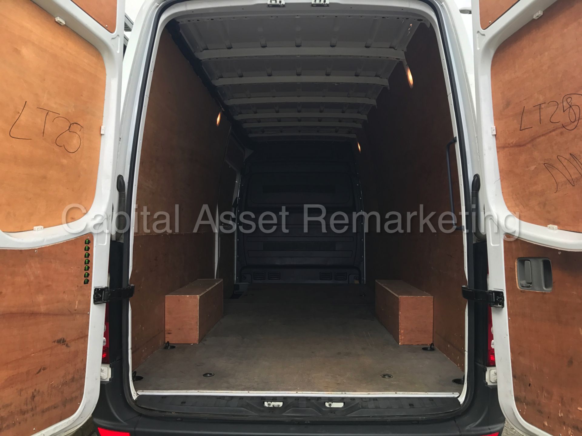 MERCEDES-BENZ SPRINTER 313 CDI 'LWB HI-ROOF' (2014 MODEL) '130 BHP - 6 SPEED - CRUISE' (1 OWNER) - Image 11 of 20